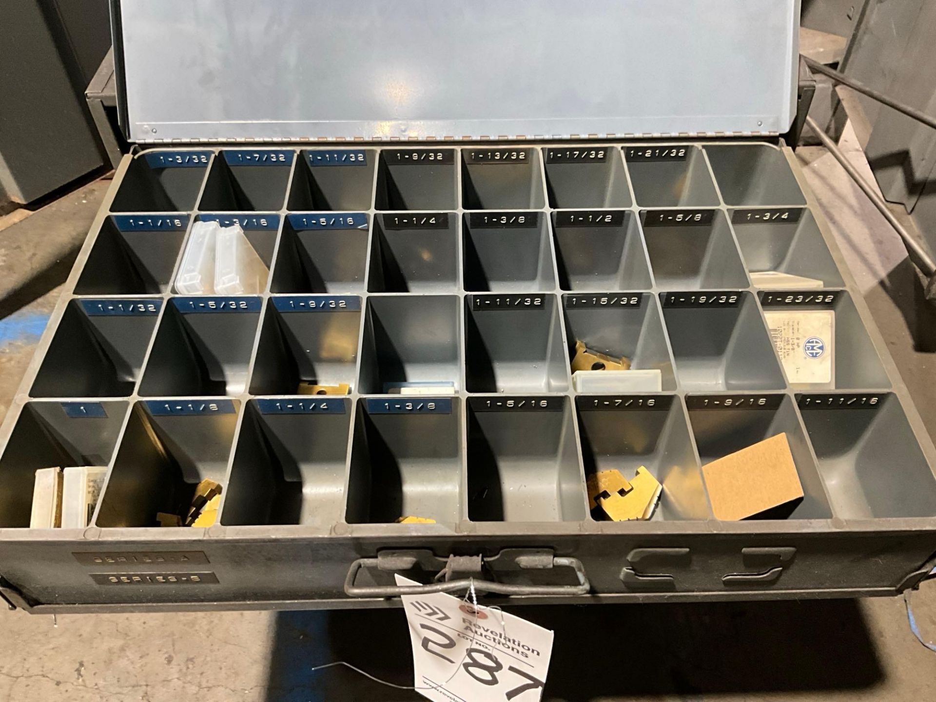 STORAGE BIN WITH CARBIDE INSERTS - Image 5 of 16