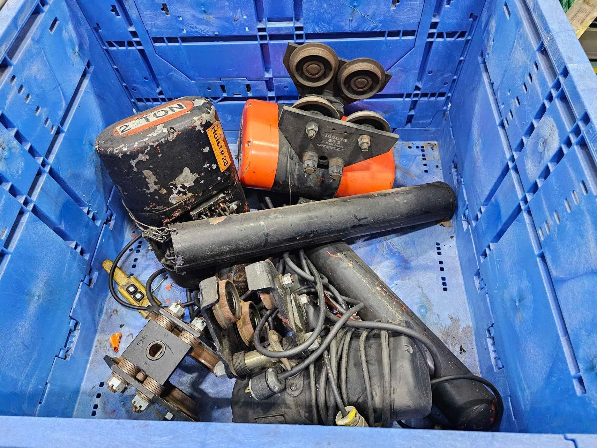 CRATE OF (3) 2 TON HOISTS - Image 2 of 5