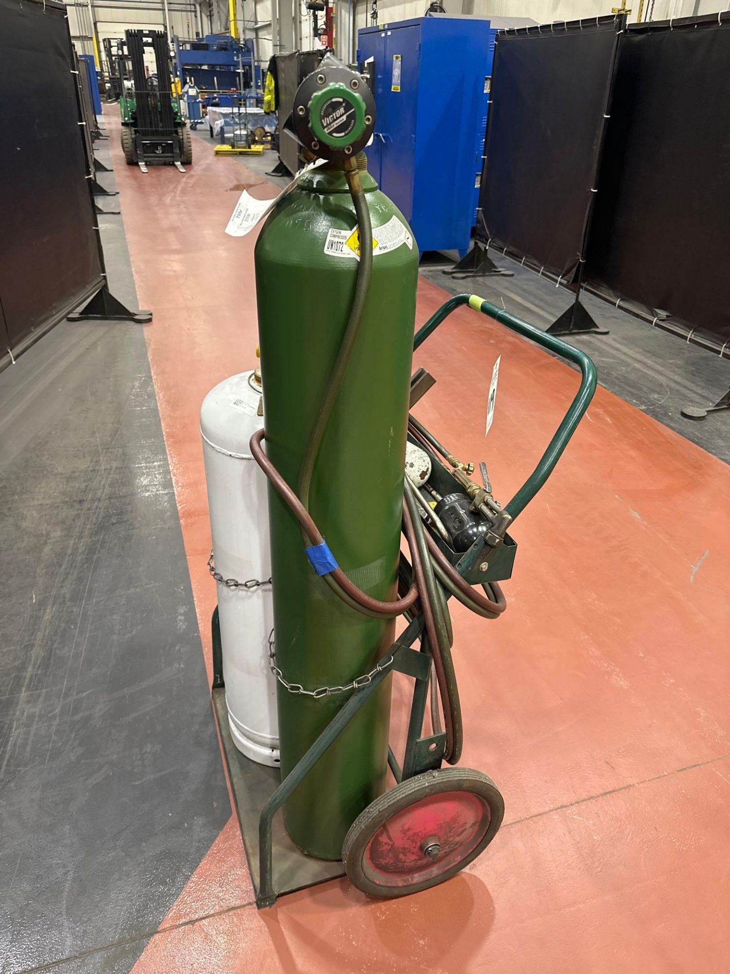 TORCH CART WITH REGULATOR (GAS TANKS NOT INCLUDED)