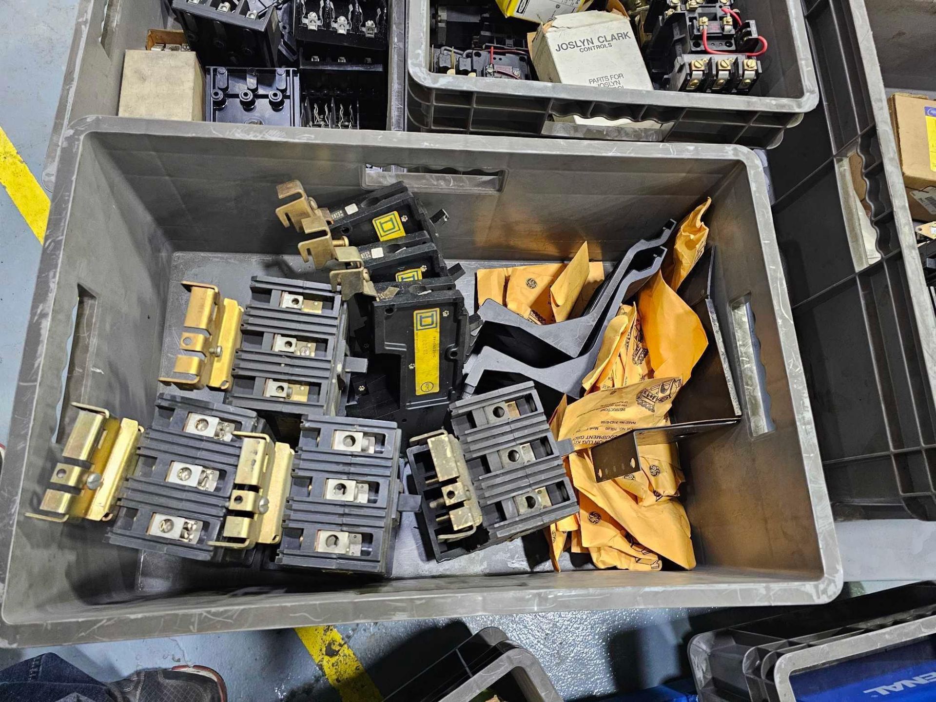 PALLET OF ELECTRICAL EQUIPMENT - Image 8 of 9