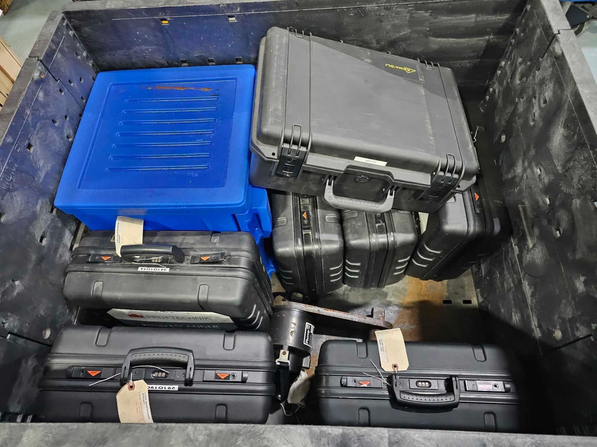 (2) CRATES OF ELECTRICAL - Image 6 of 11