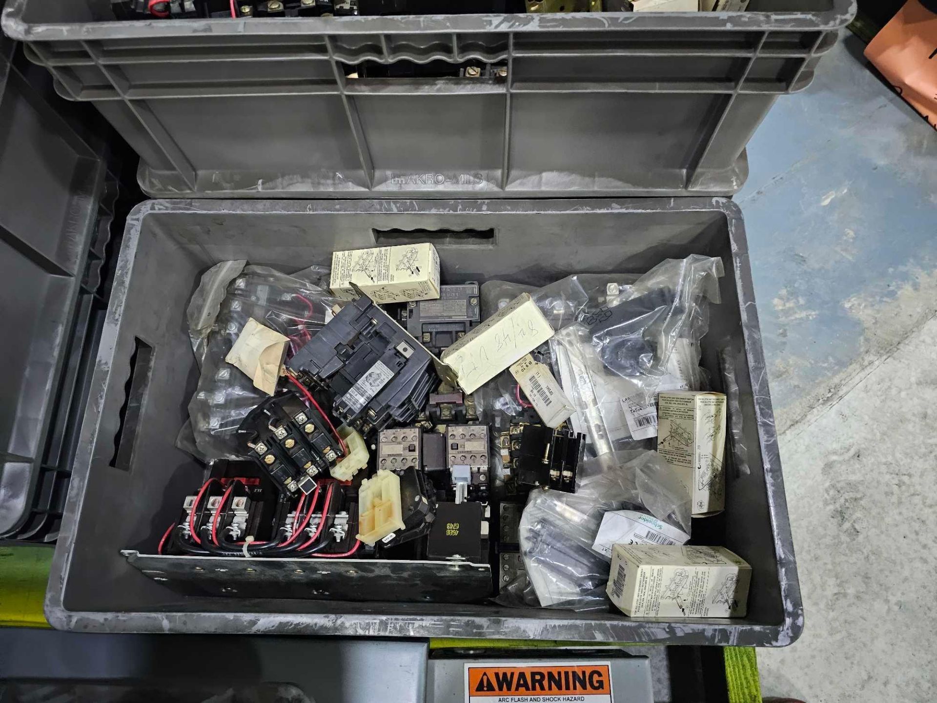 PALLET OF ELECTRICAL EQUIPMENT - Image 5 of 9