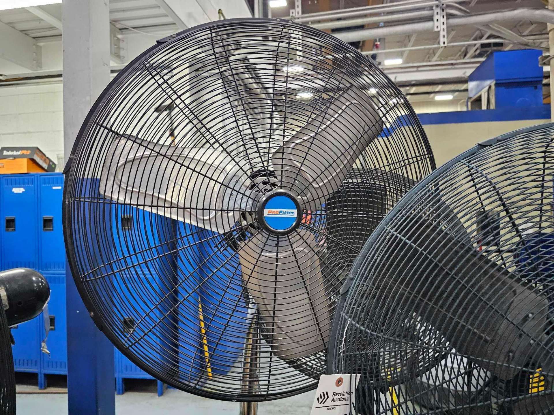 9 Store Fans (3) SHOP FANS