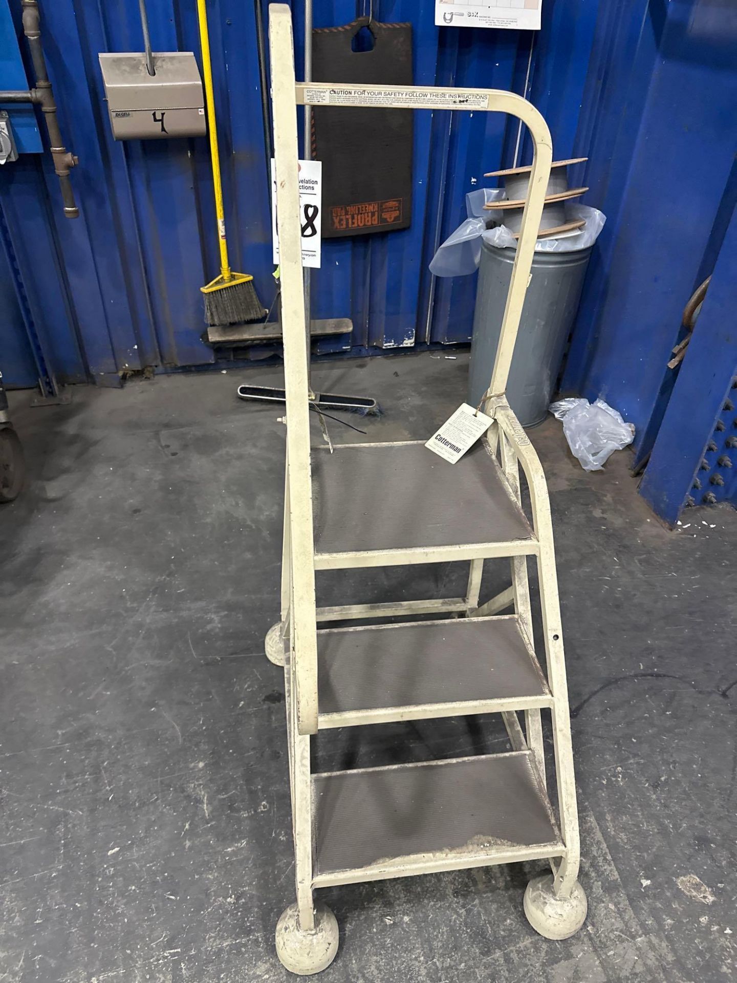 COTTERMAN 3 STEP STOOL