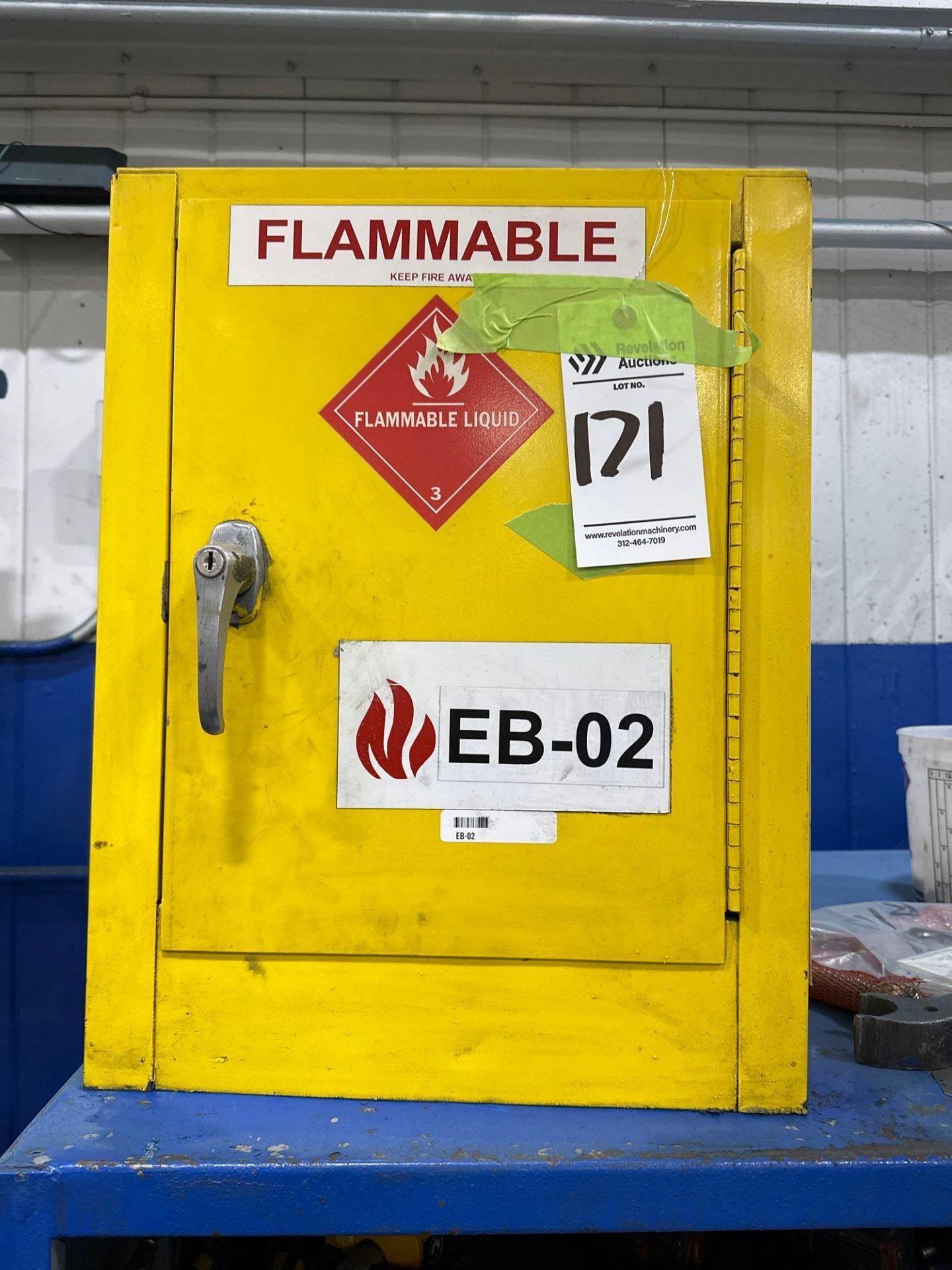 SMALL FLAMMABLE LIQUID STORAGE CABINET (NO CONTENTS)