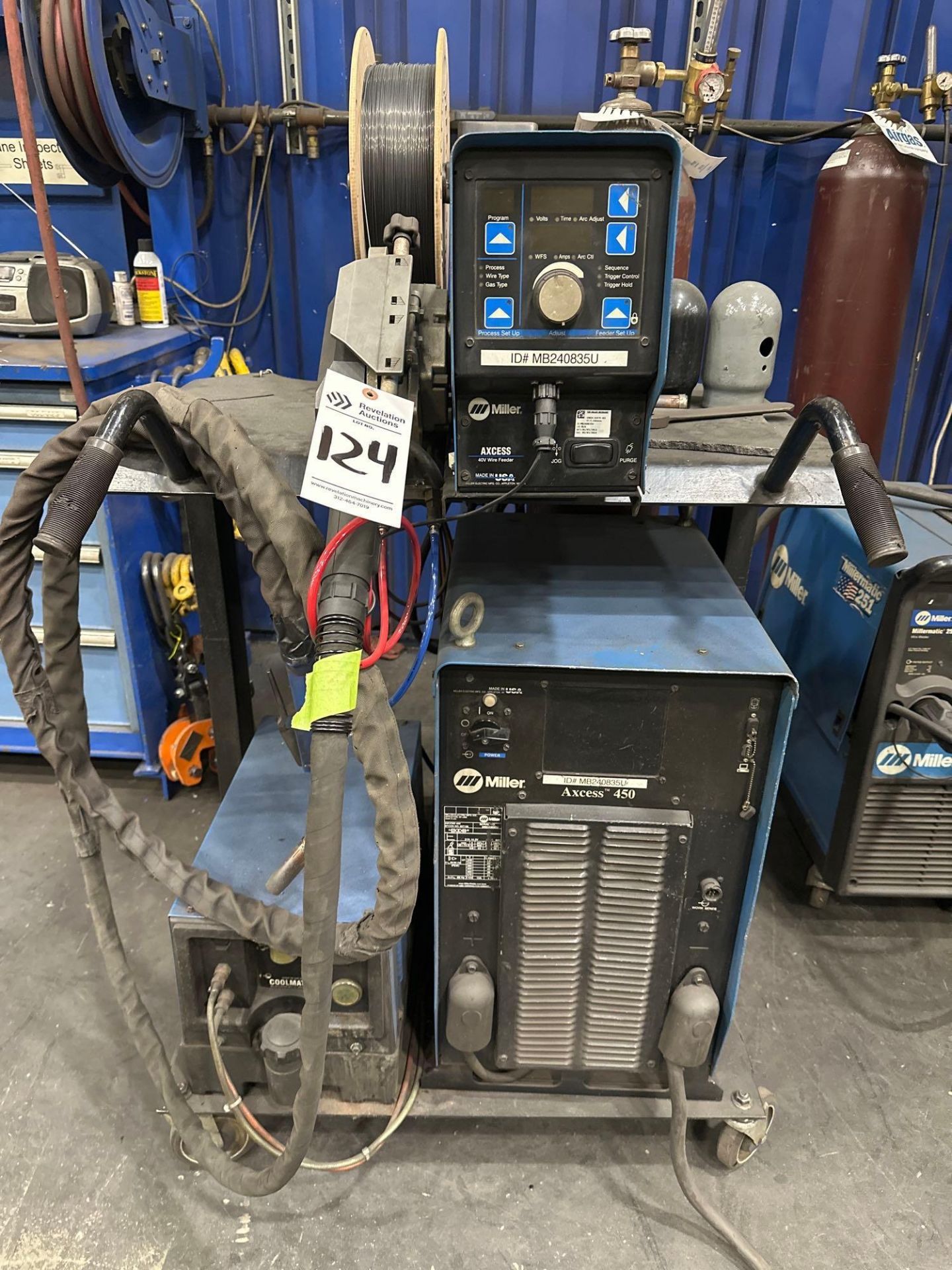 MILLER AXCESS 450 WIRE WELDER WITH AXCESS 40V WIRE FEEDER AND COOLMATE 3 - Image 2 of 9