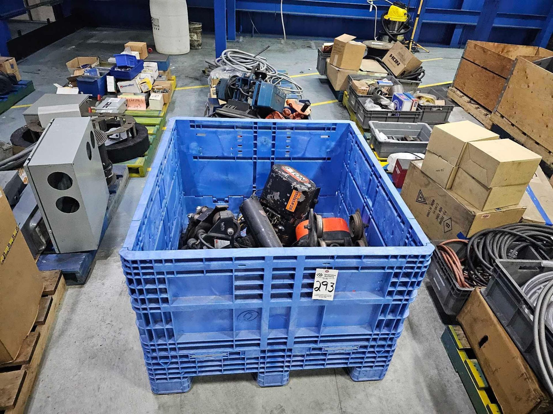 CRATE OF (3) 2 TON HOISTS