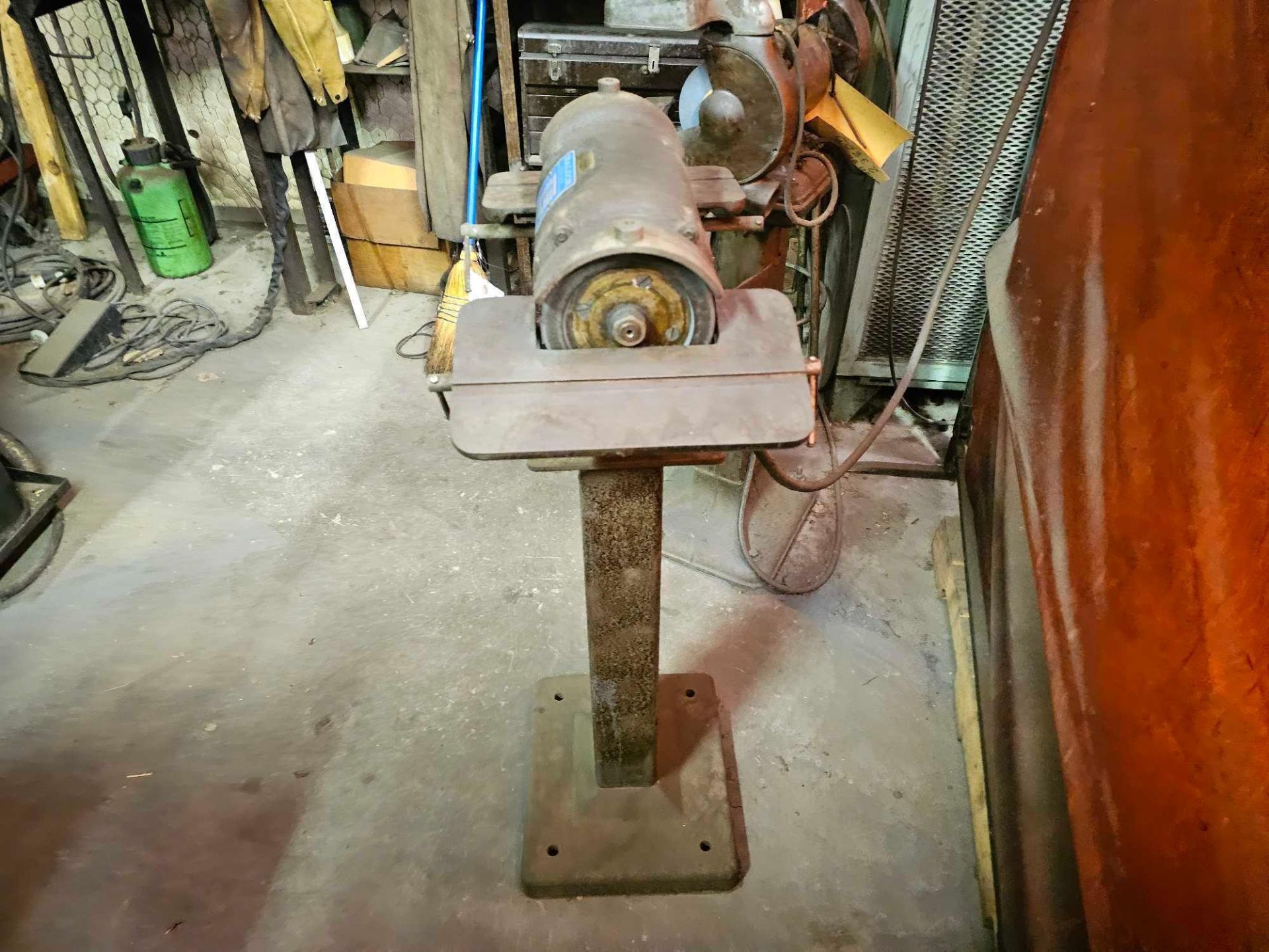 BALDOR PEDESTAL GRINDER - Image 3 of 7