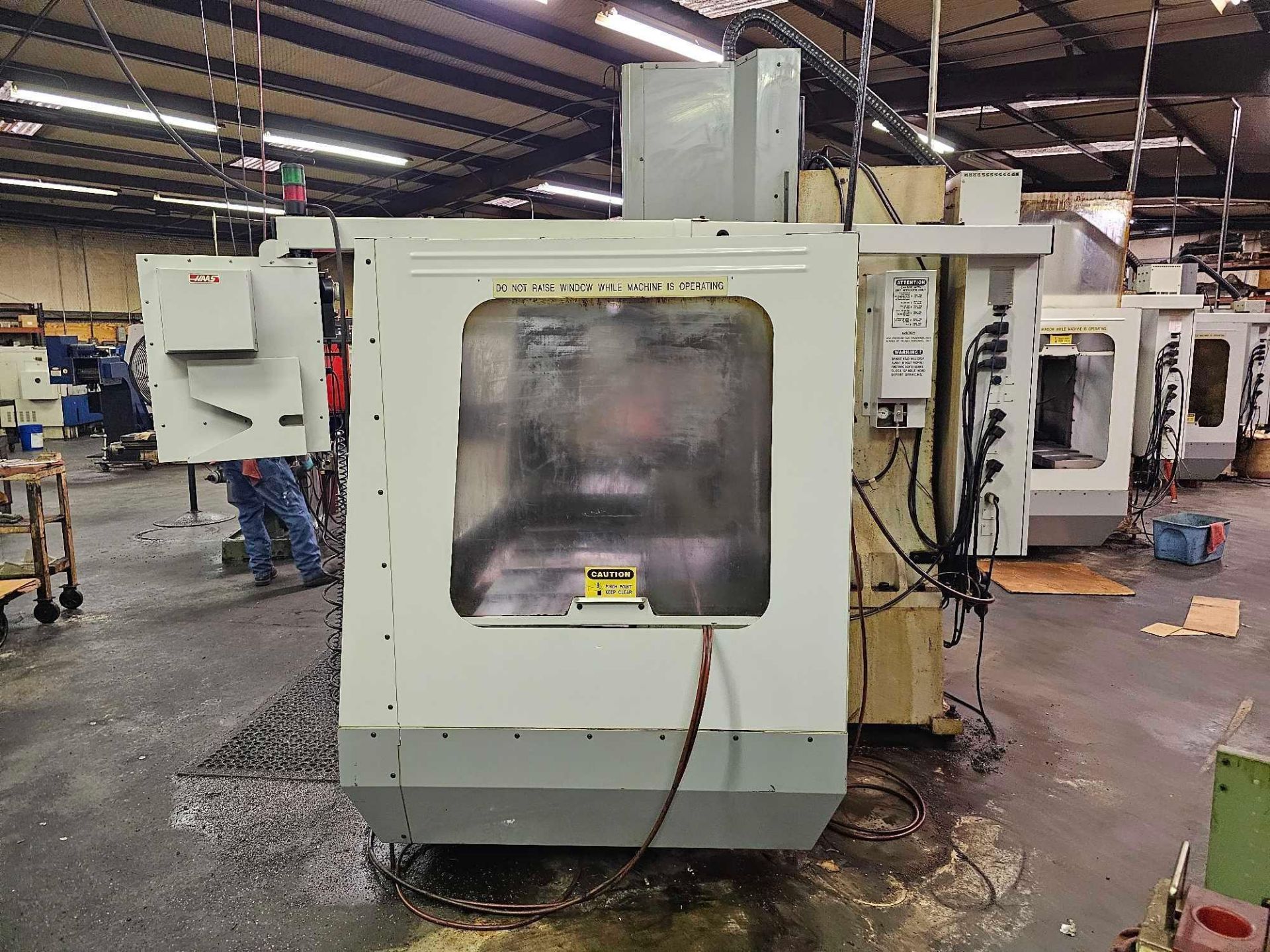 1999 HAAS VF-3 VERTICAL MACHINING CENTER - Image 5 of 14