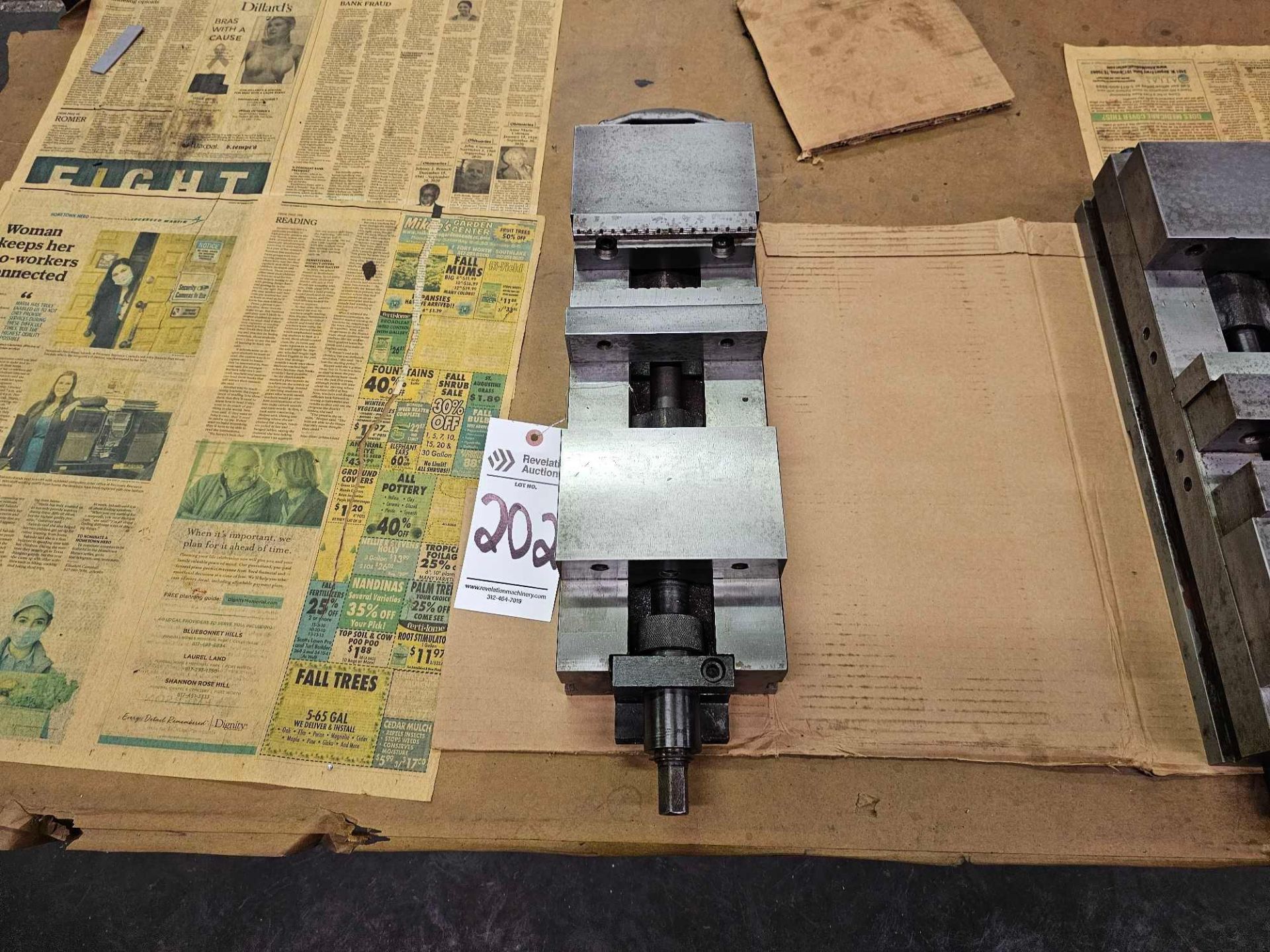 DOUBLE STATION MACHINING VISE 6 1/4"