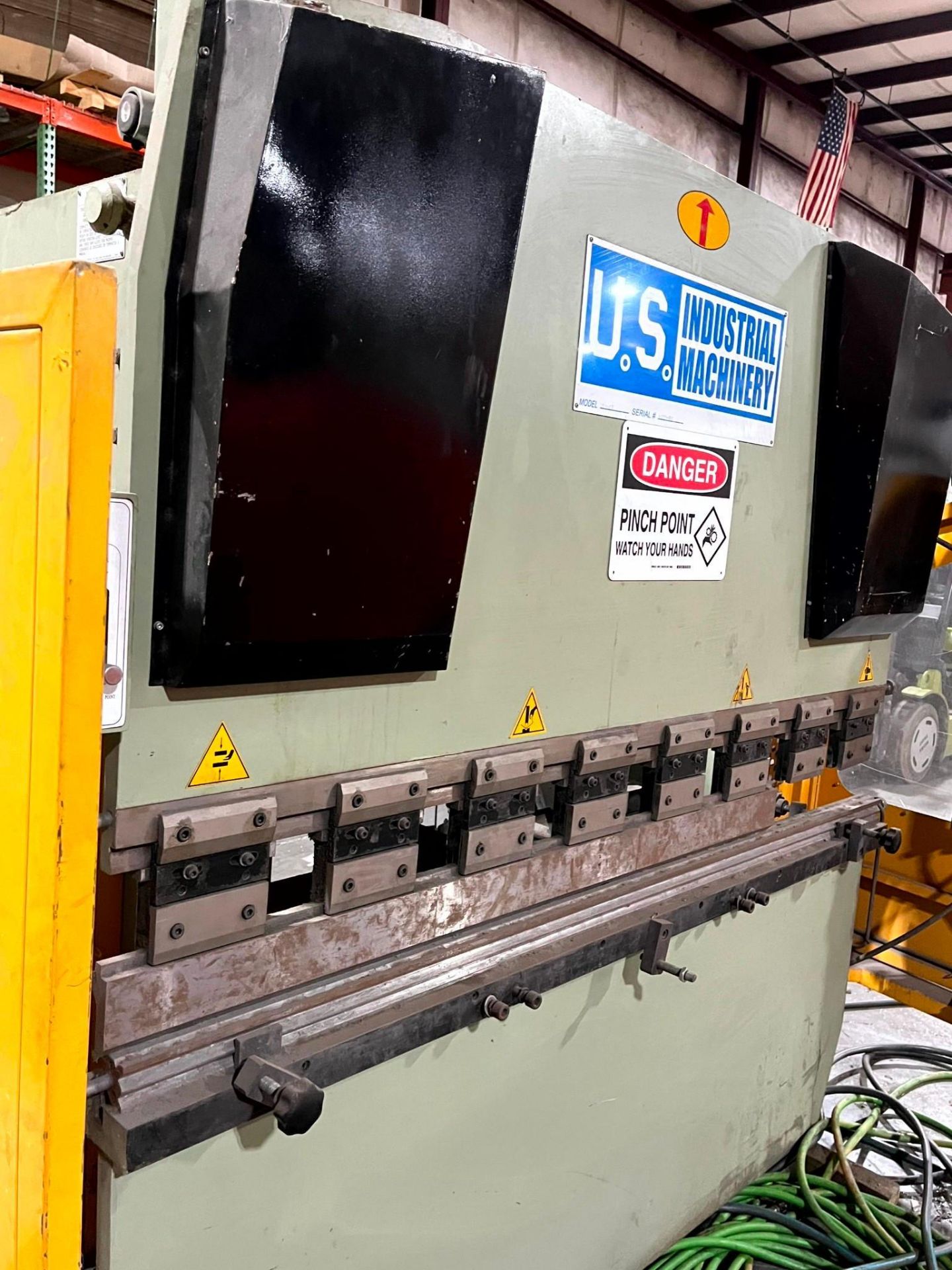 2012 44 TON X 6' US INDUSTRIAL MACHINERY 446 R PRESS BRAKE - TOOLING INCLUDED - Image 4 of 12