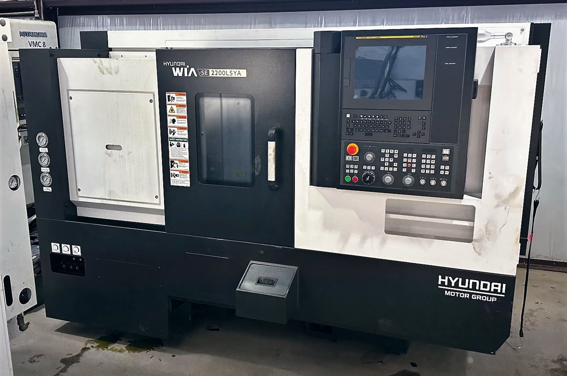 HYUNDAI WIA SE2200LSYA CNC TURNING CENTER, 2022 - Y AXIS, MILLING, SUB SPINDLE, 57 HOURS! - Image 9 of 10