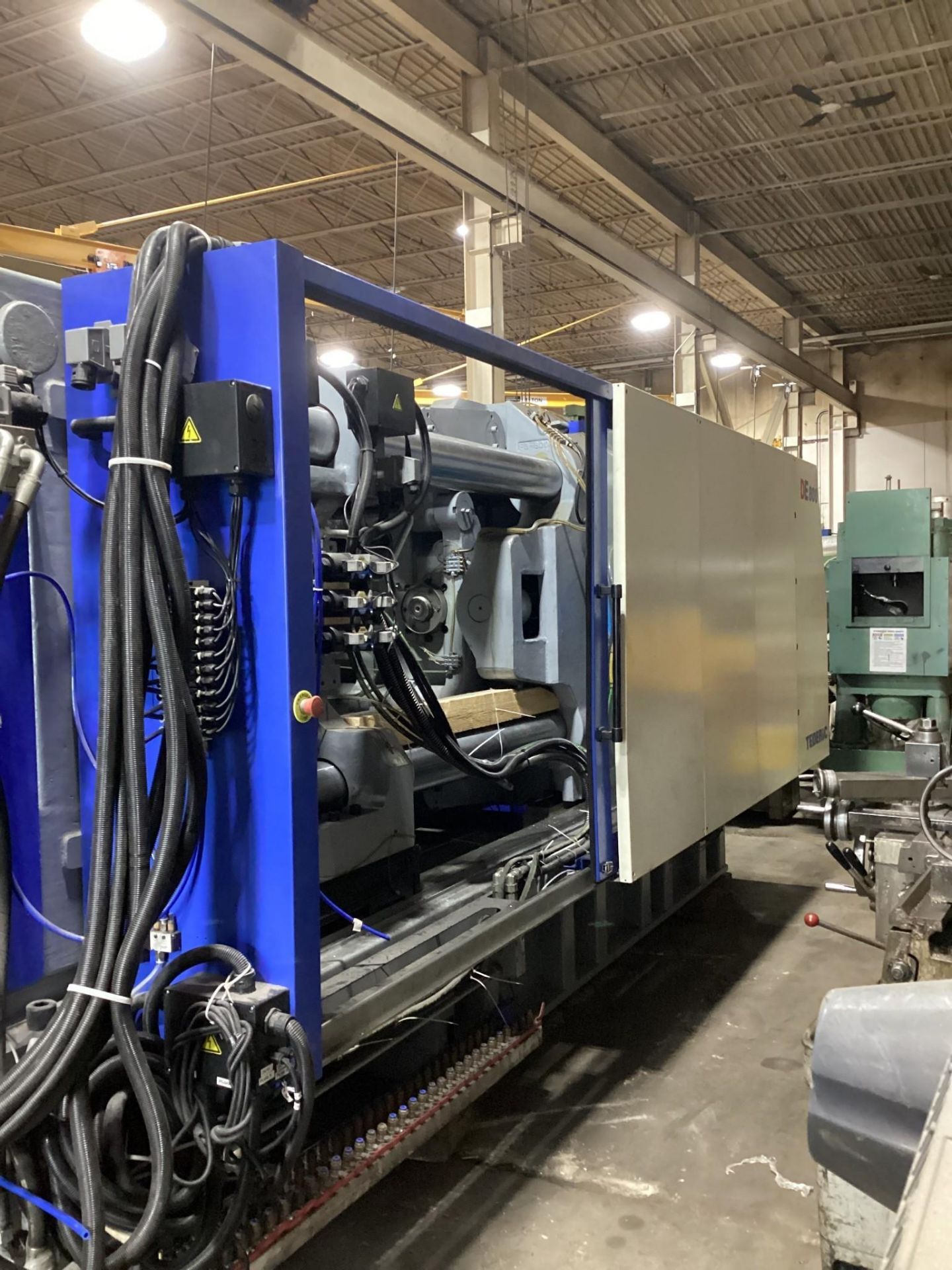 899 TON, 29.8 OZ TEDERIC DE800-1700FB ELECTRIC INJECTION MOLDING MACHINE, 2021, ~100 HOURS - Image 15 of 24