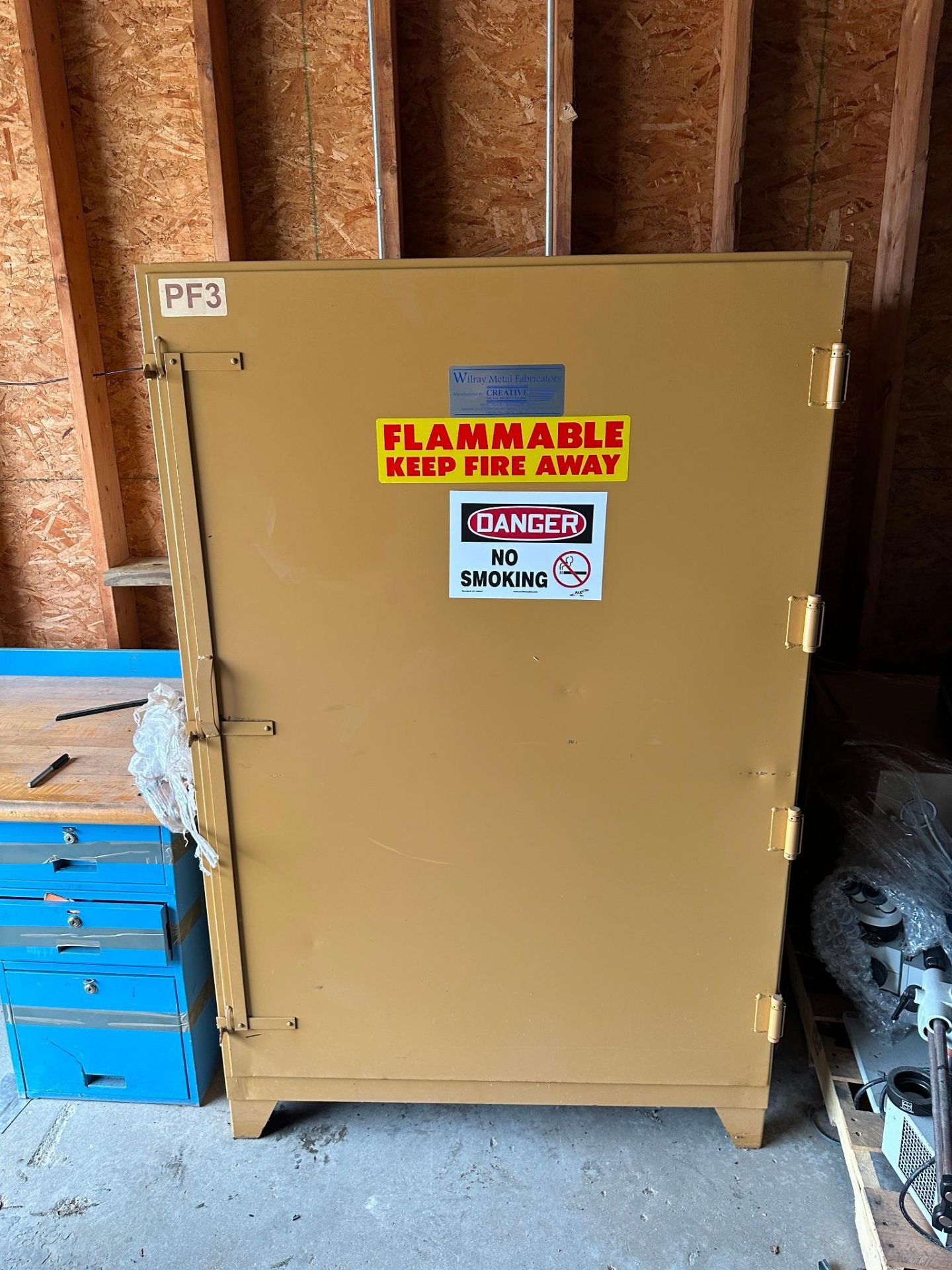 WILRAY METAL FABRICATORS FLAMMABLE LIQUID STORAGE CABINET