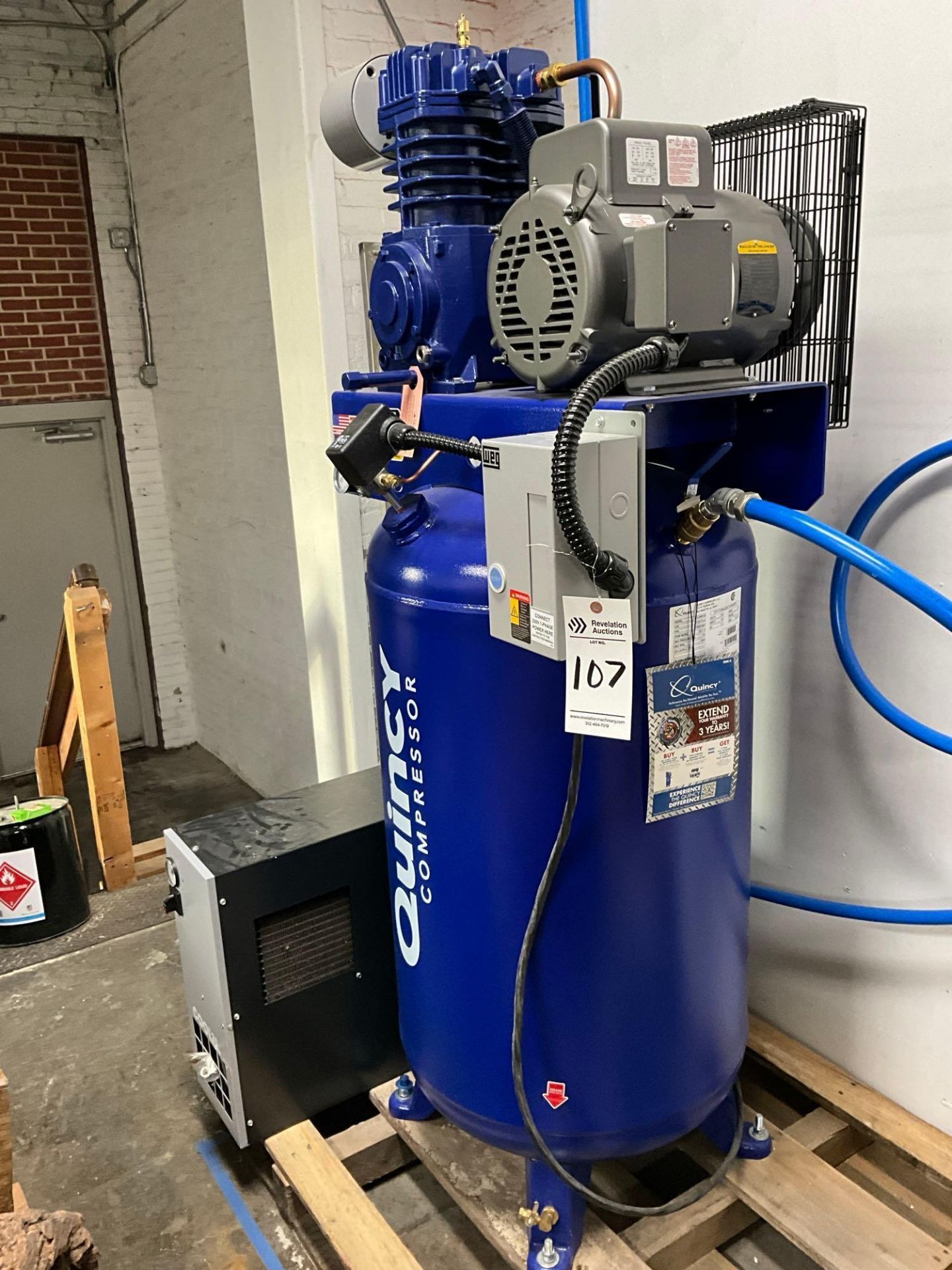 QUINCY 7 1/2 HP 80 GALLON COMPRESSOR WITH COOL 25 REFRIGERATED AIR DRYER