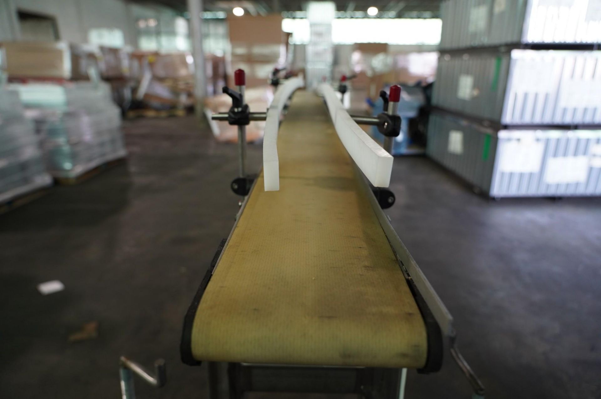 DORNER 2200 SERIES FLAT BELT TOP PRODUCT CONVEYOR - Image 2 of 5