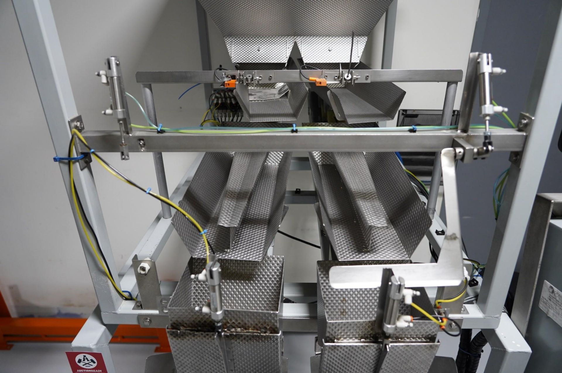 ACTION PACK DUAL LANE WEIGHER / FILLER - Image 5 of 8