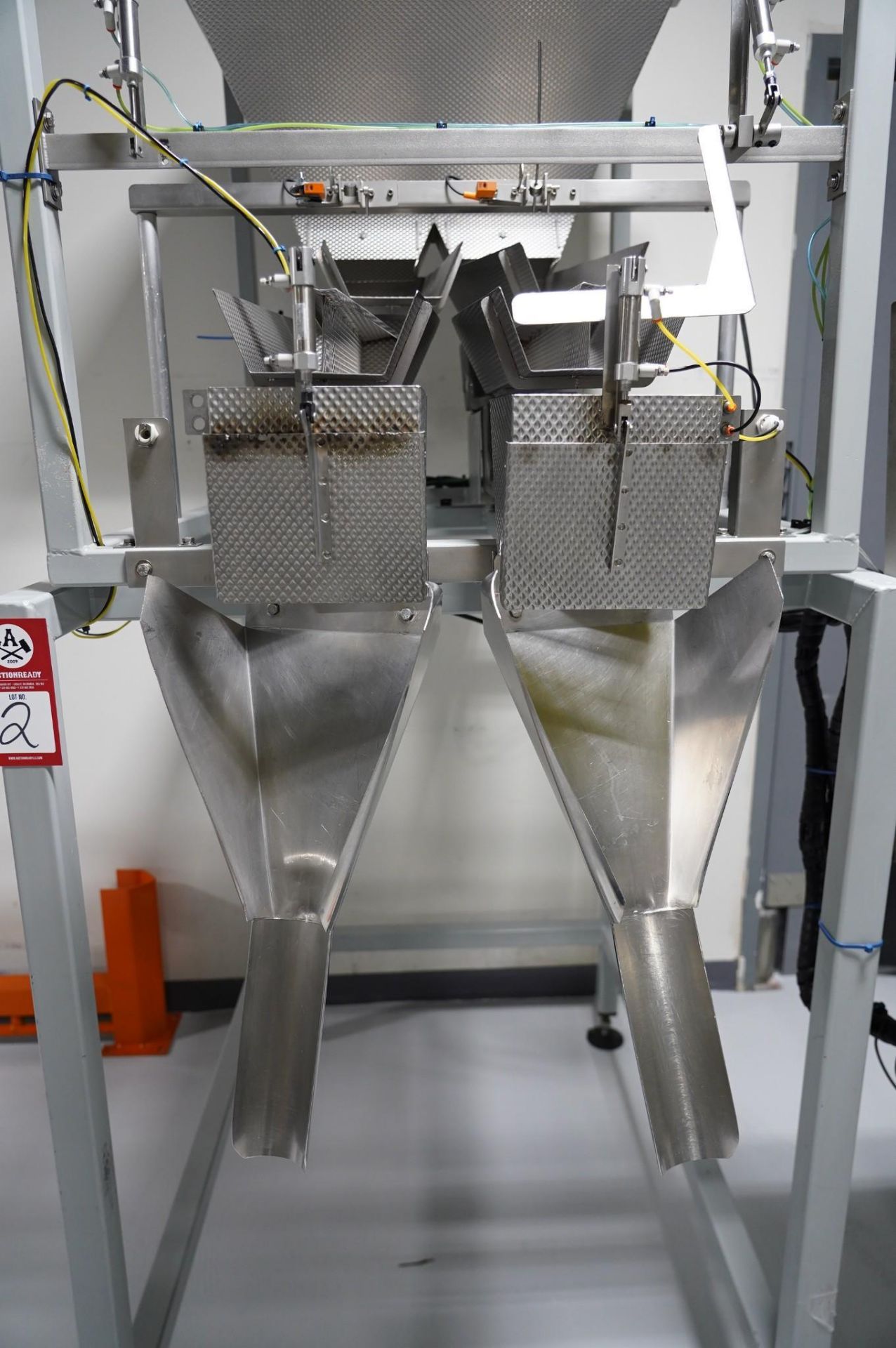 ACTION PACK DUAL LANE WEIGHER / FILLER - Image 4 of 8