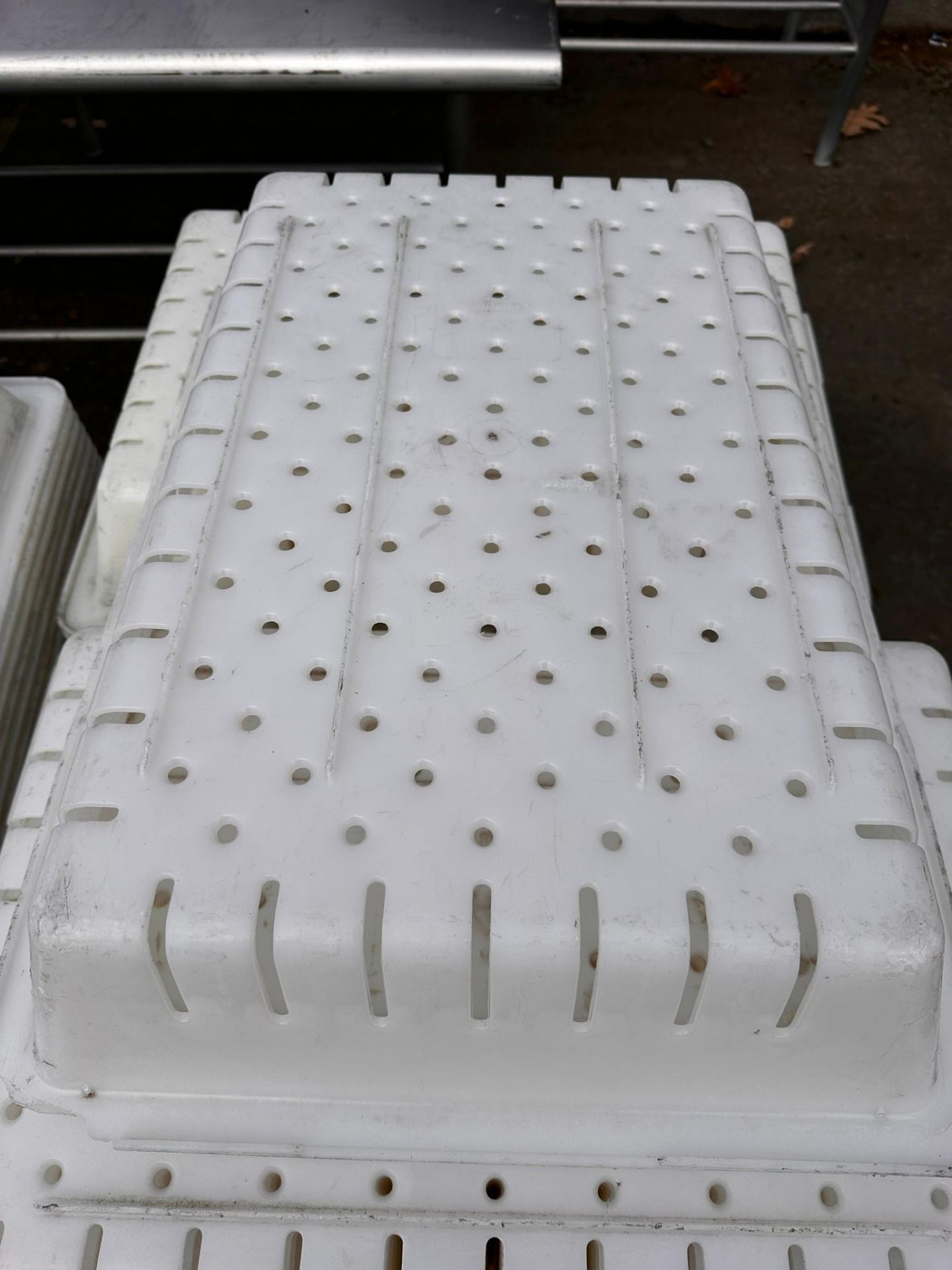 110 QTY. STRAINER TUBS. 14"X22" PLASTIC - Image 5 of 5