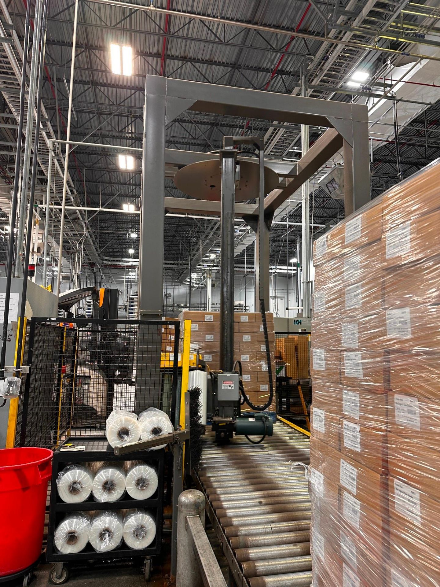 KAUFMAN ENGINEERED SYSTEMS AUTOMATIC PALLET STRETCH WRAPPER SYSTEM