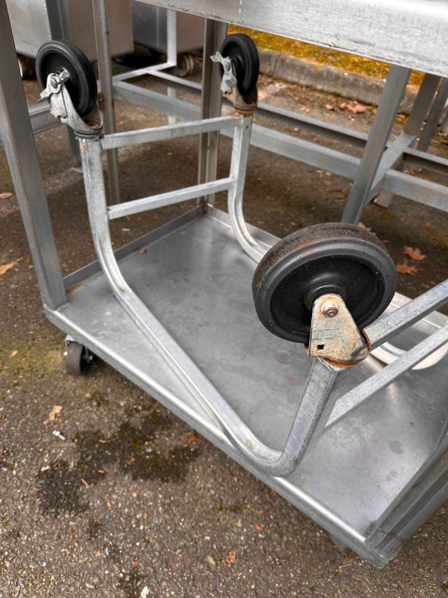 STAINLESS ROLLER CARTS AND SMALL TABLE - Image 3 of 4