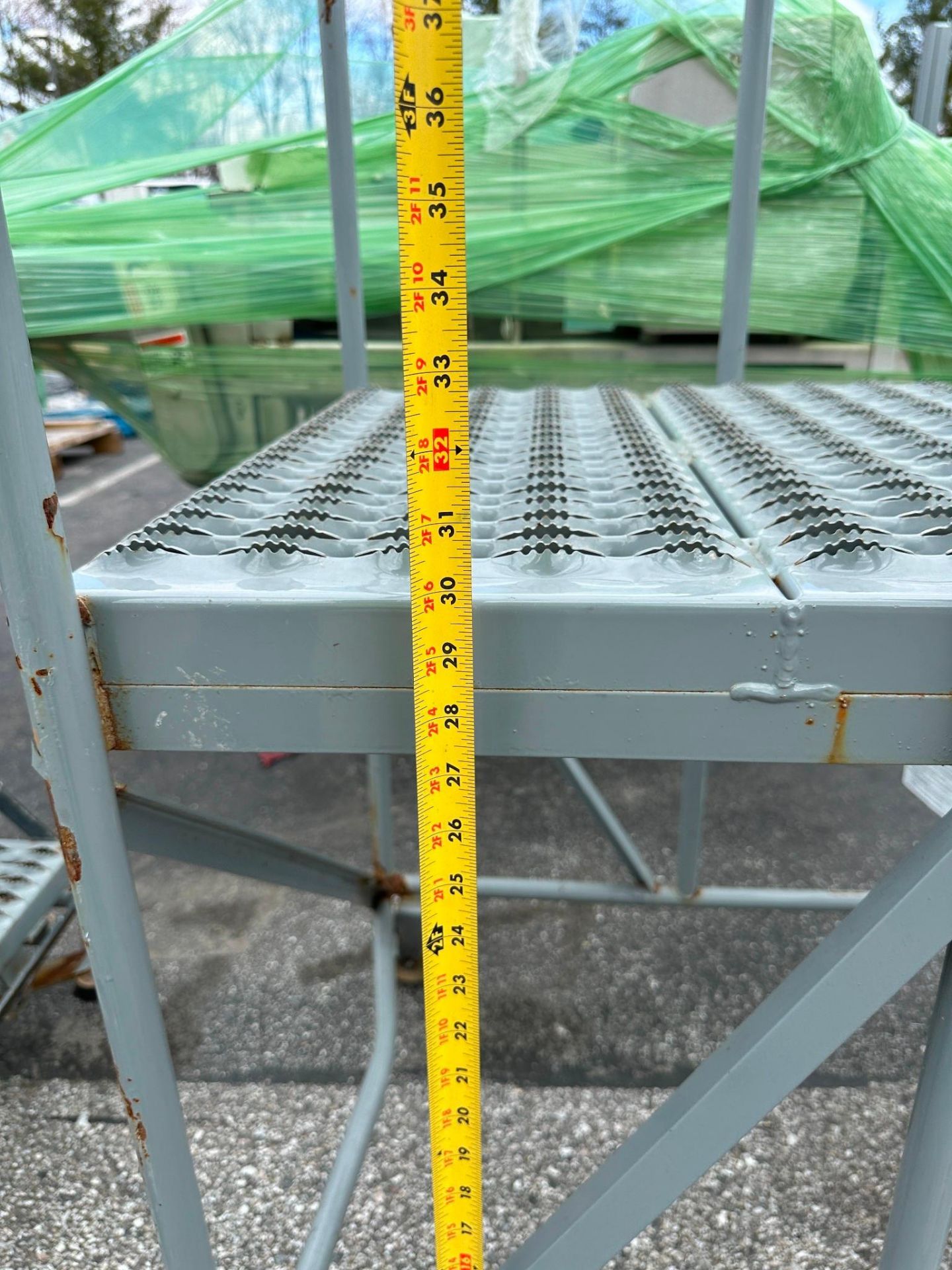 3 STEP ROLLING SAFETY LADDER - Image 4 of 4