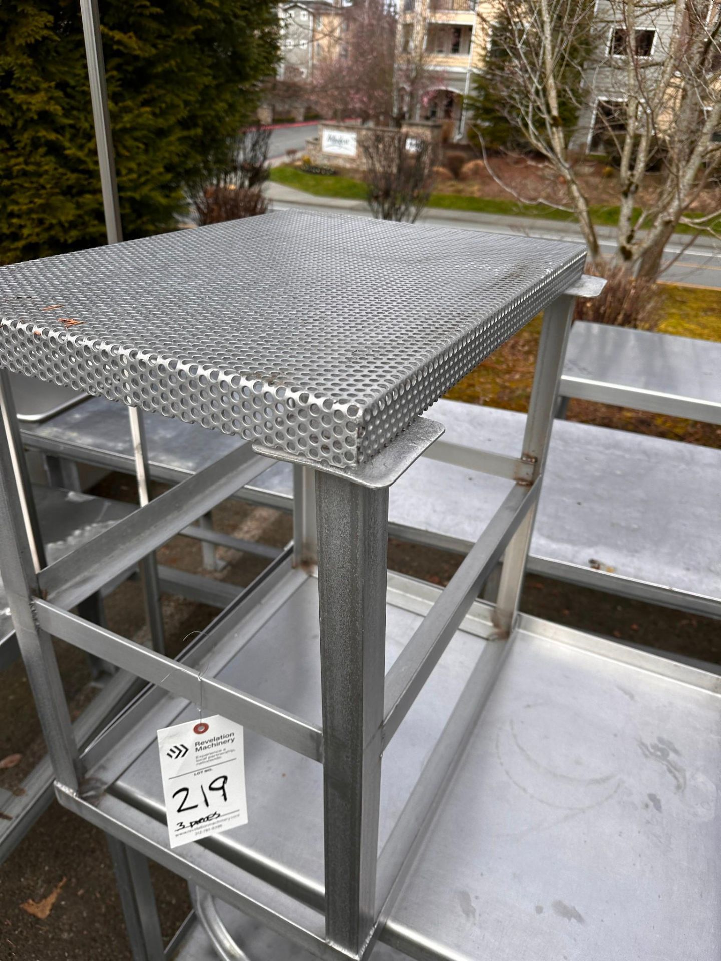 STAINLESS ROLLER CARTS AND SMALL TABLE - Image 4 of 4