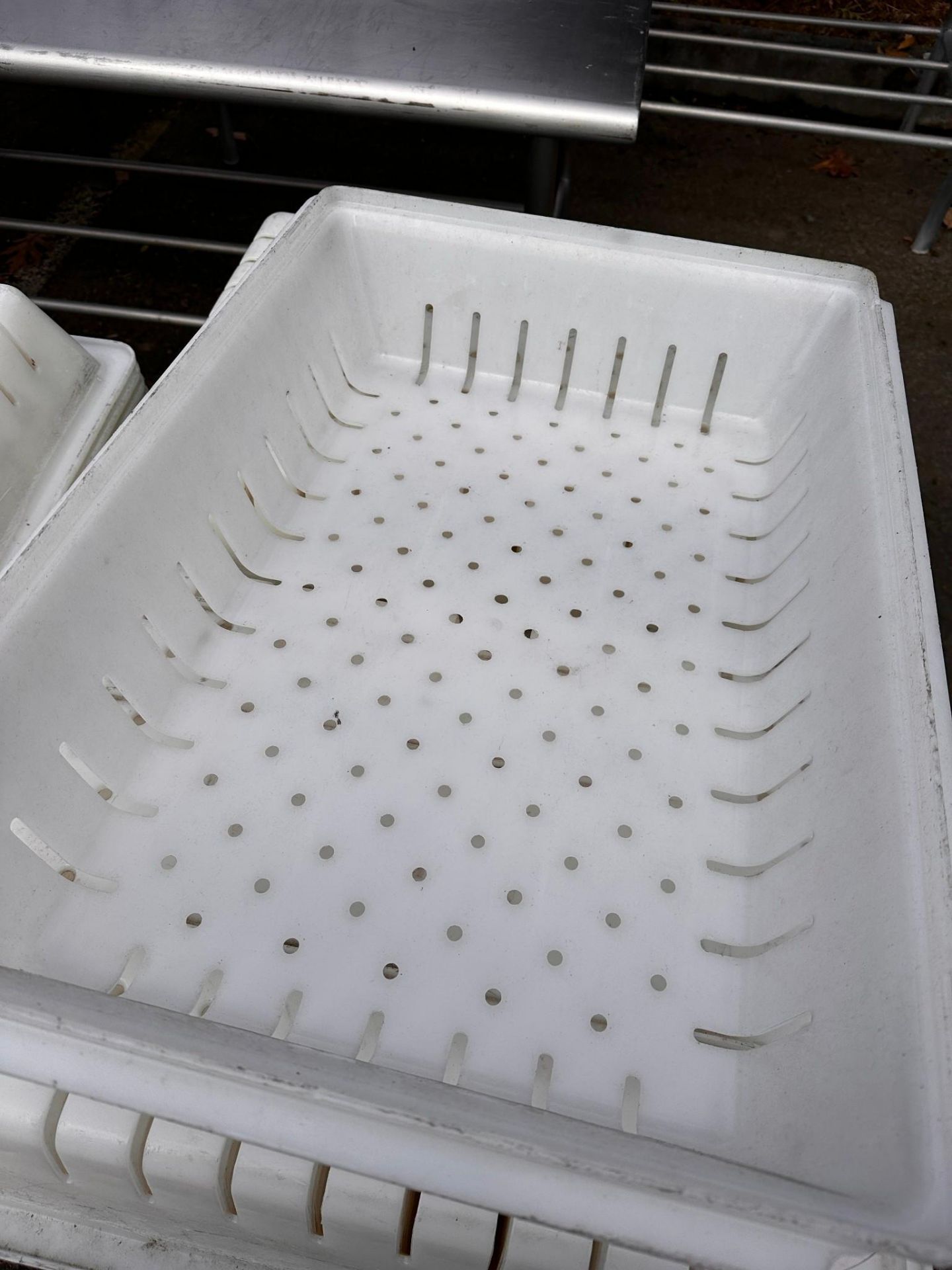110 QTY. STRAINER TUBS. 14"X22" PLASTIC - Image 4 of 5