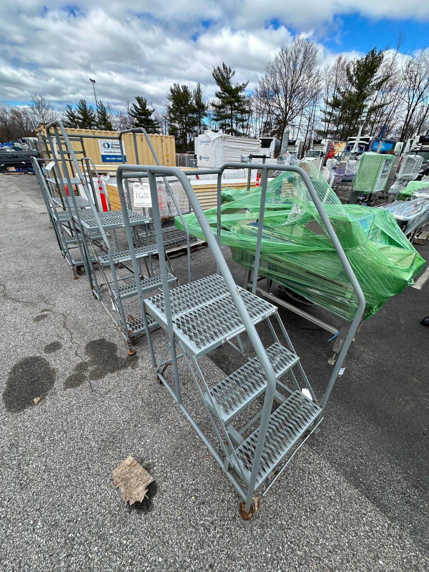 3 STEP ROLLING SAFETY LADDER