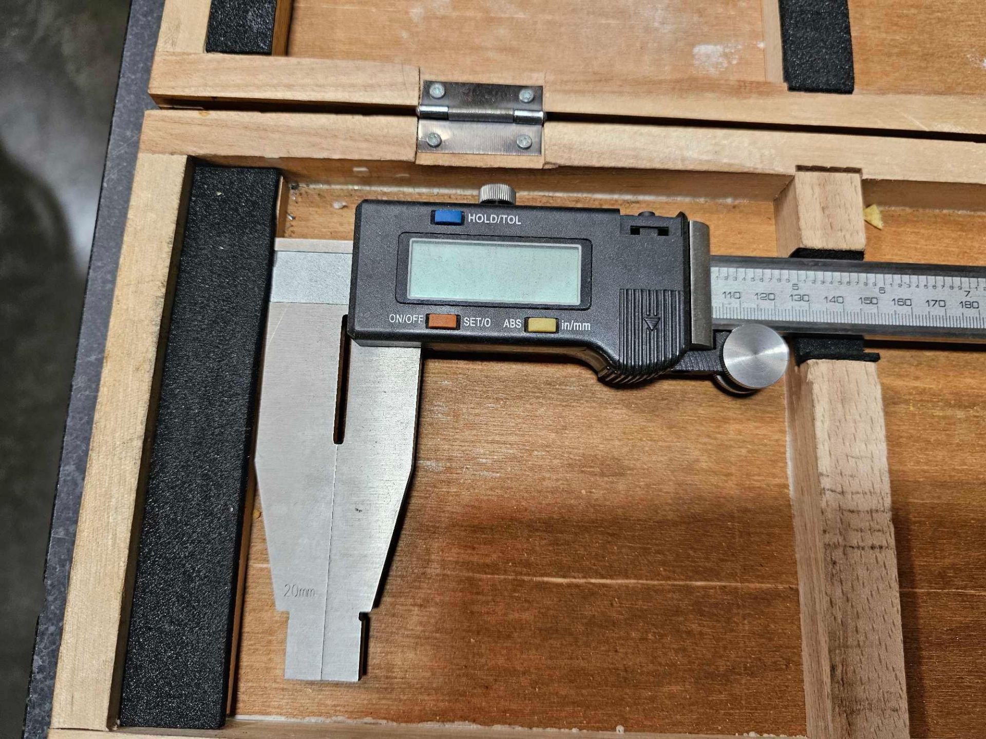 24" DIGITAL CALIPER - Image 2 of 5