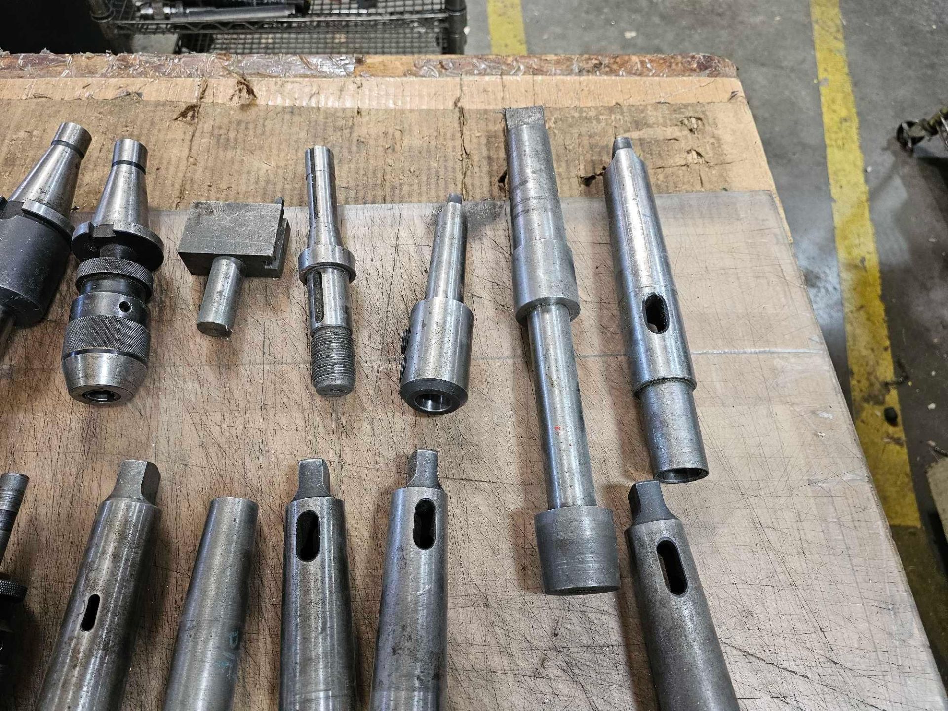 ASSORTED CAT40 TOOL HOLDERS, TAPER SLEEVES, AND BORING CHUCKS - Image 5 of 7