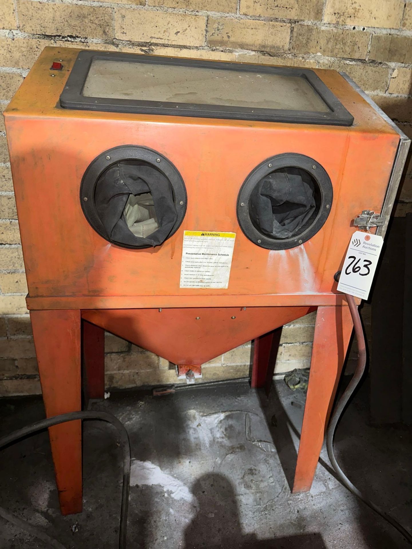 BLAST CABINET