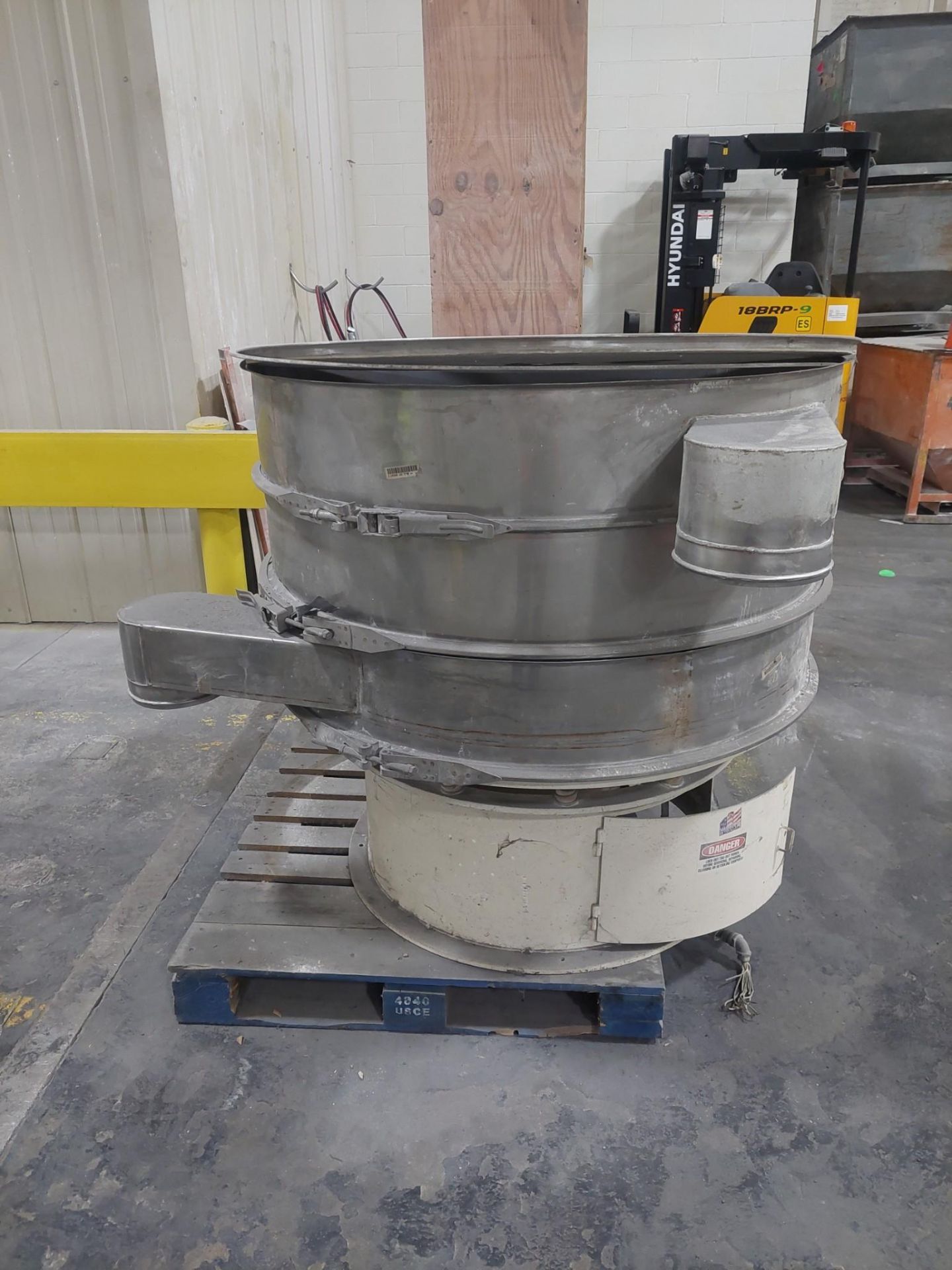 48" STAINLESS STEEL MICRONER VIBRATORY SCREENER - Image 3 of 8