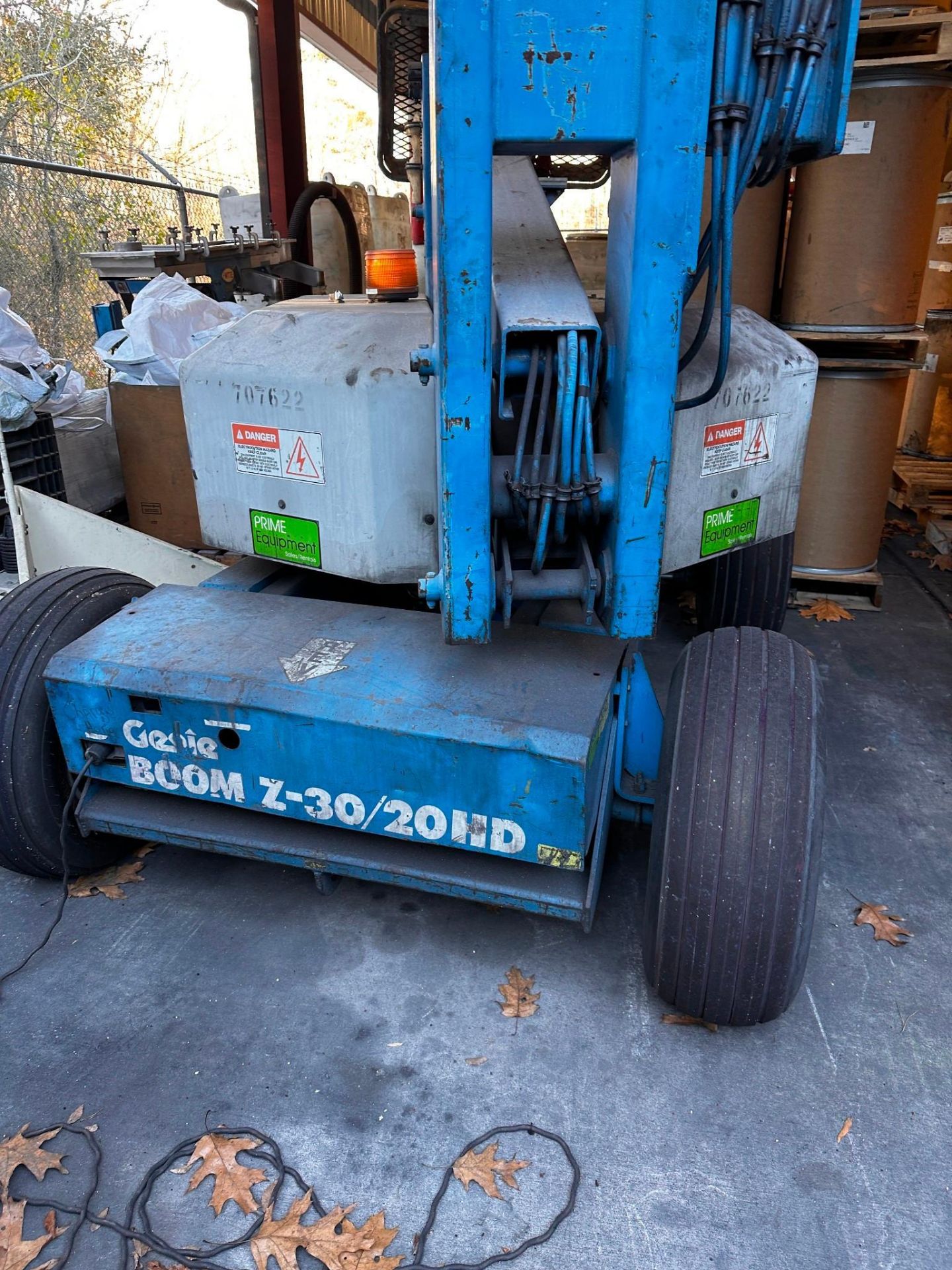 GENIE BOOM Z - 30/20 HP MAN LIFT. 500 LB CAPACITY - Image 8 of 12