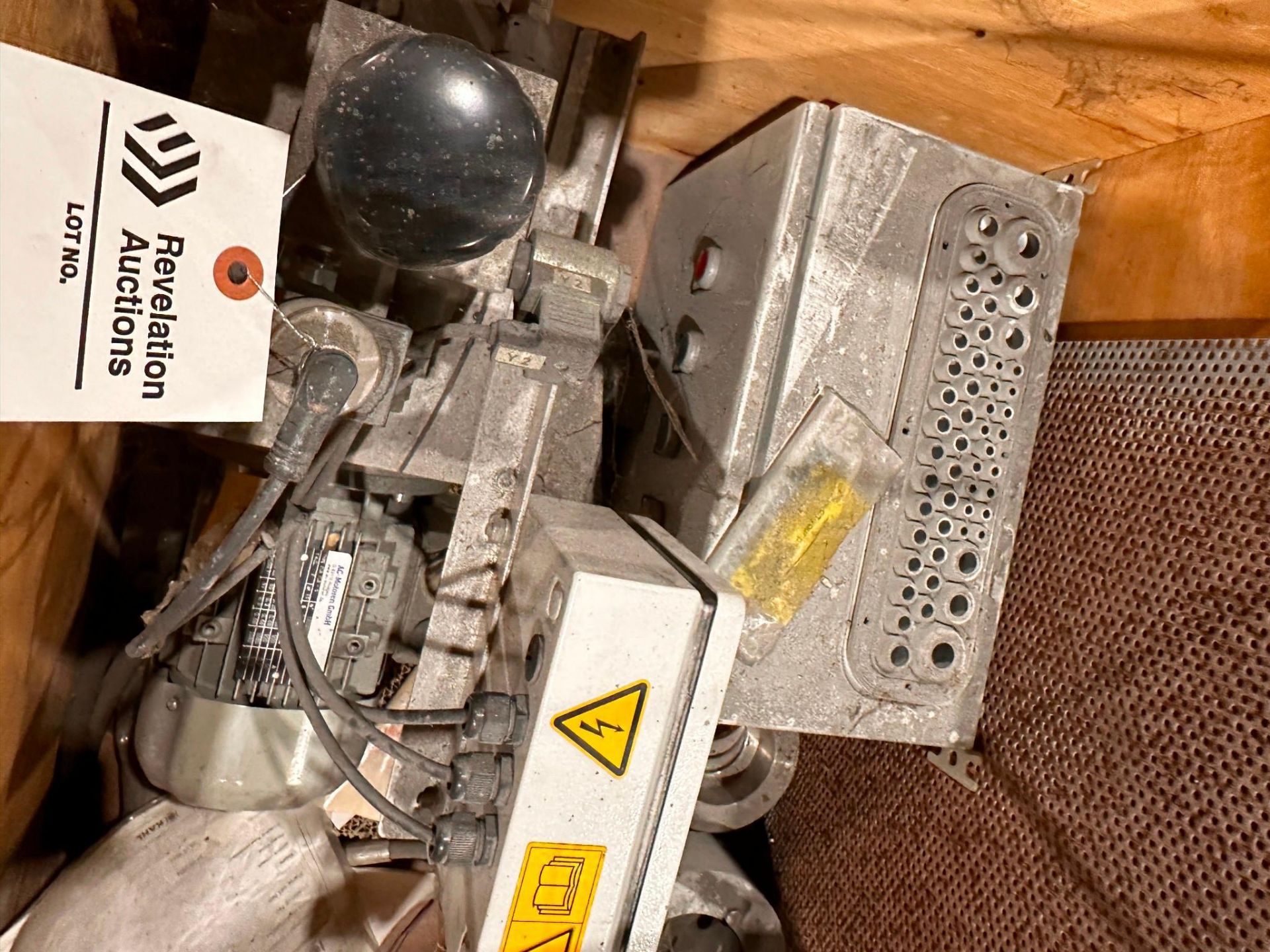 ARBO VIBRATORY FEEDS MODE VV-80, 3" WIDE X 27" LONG W/ SS HOPPER - Image 3 of 11