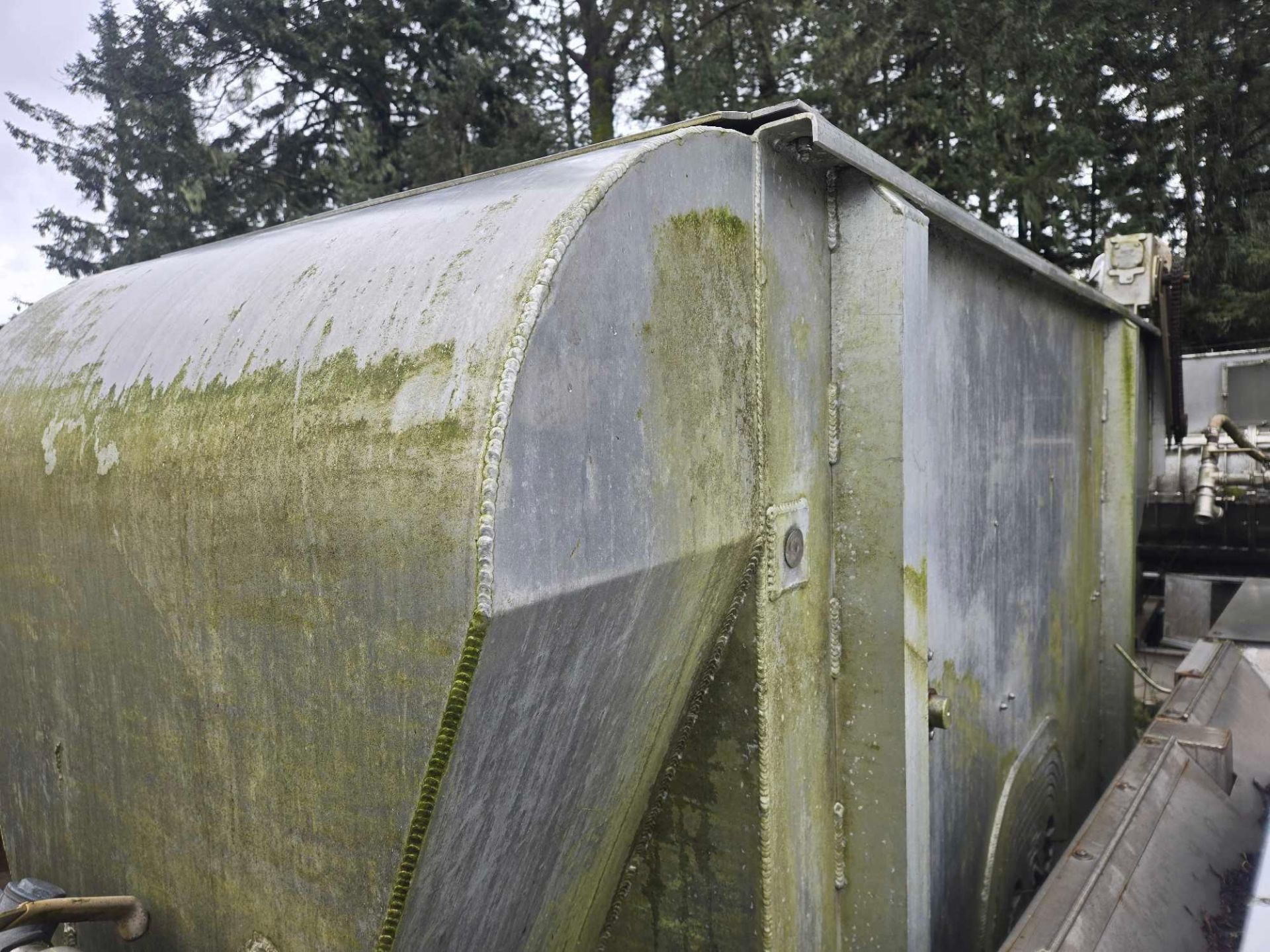 SS WASH TANK W MEZZANINE & CHILLER - Image 5 of 13