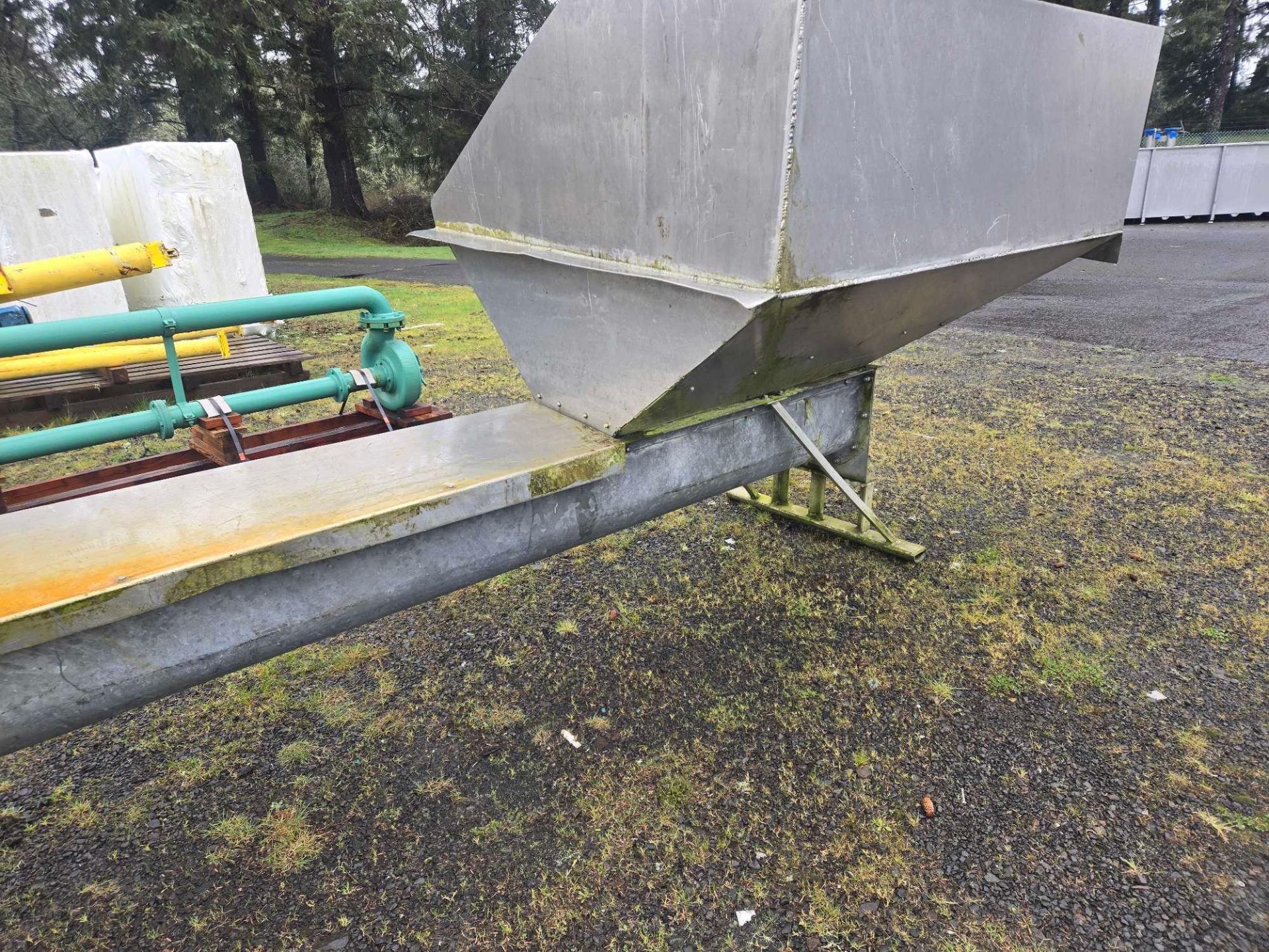 AUGER FEEDER WITH HOPPER - Image 9 of 10