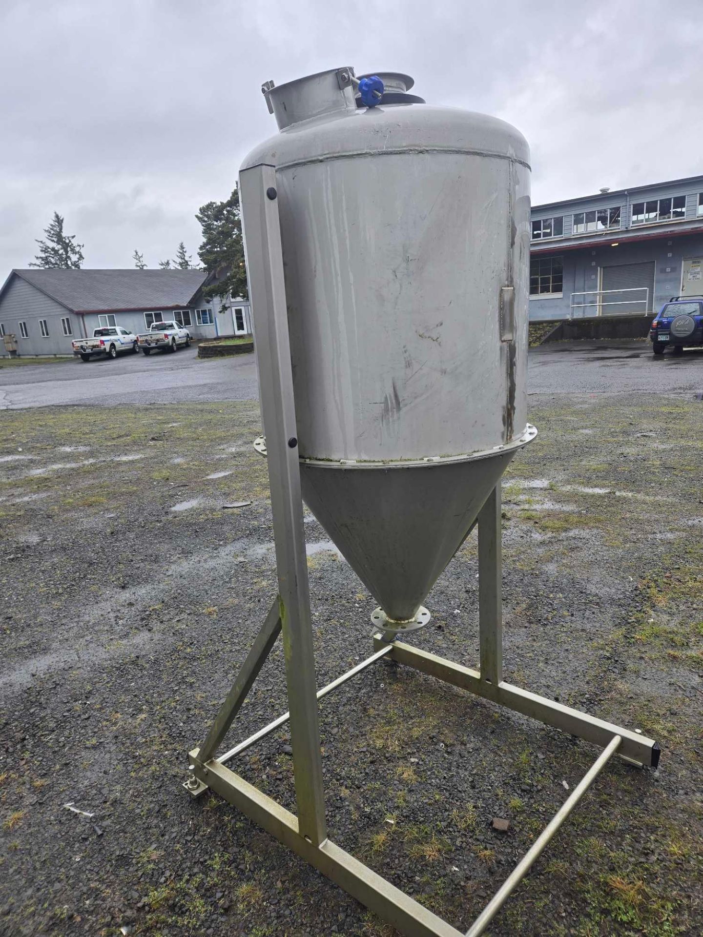 STAINLESS STEEL CONICAL TANK - Image 3 of 6