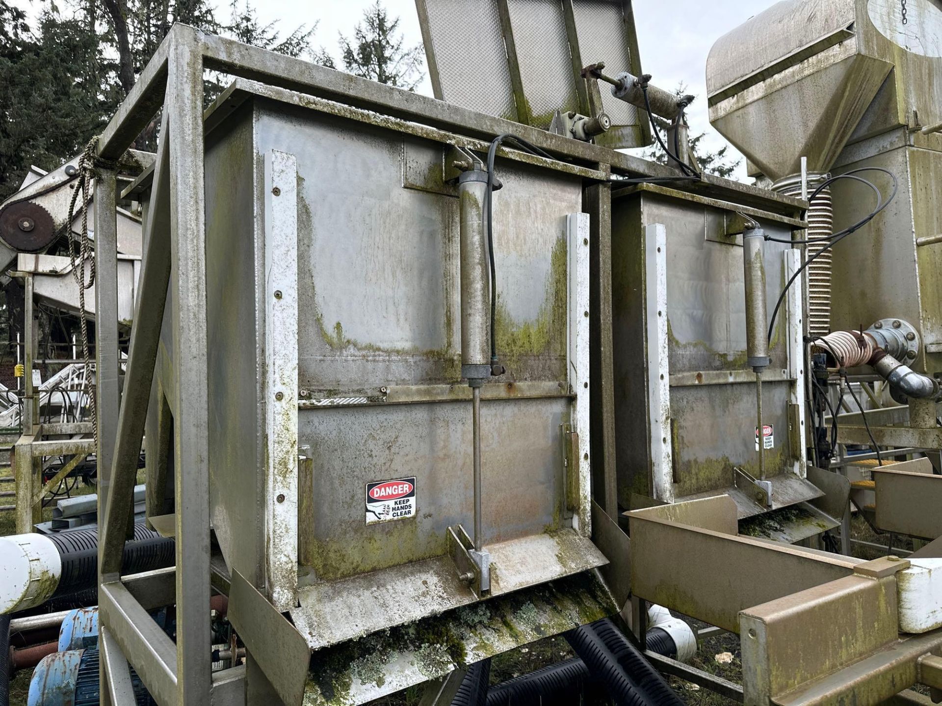 NET WEIGH DUMPING SYSTEM W/ AVERY WEIGHTRONIX CONTROLS - Image 5 of 7