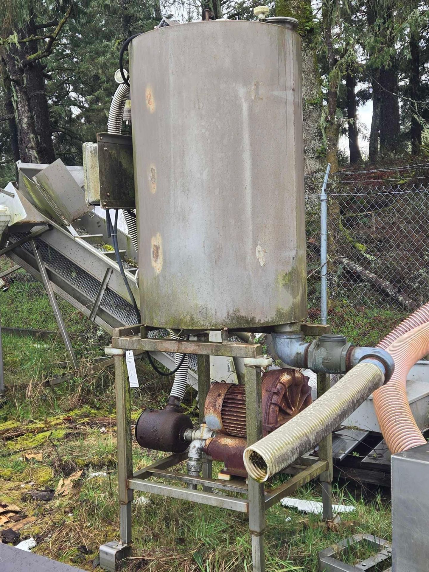 STAINLESS STEEL TANK WITH DRAIN - Image 4 of 7