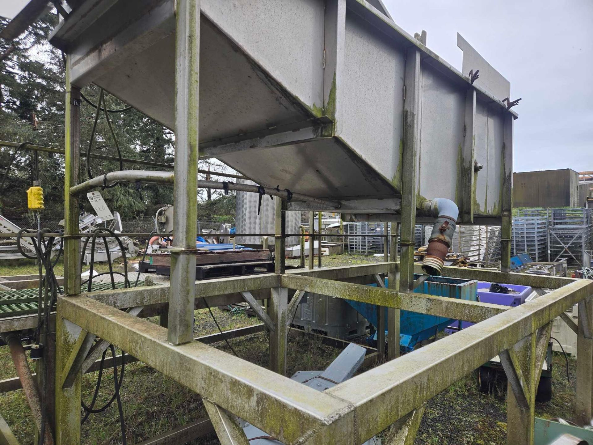 FMF INC. STAINLESS STEEL WASH BATH WITH CONVEYOR AND MEZZANINE - Image 17 of 18