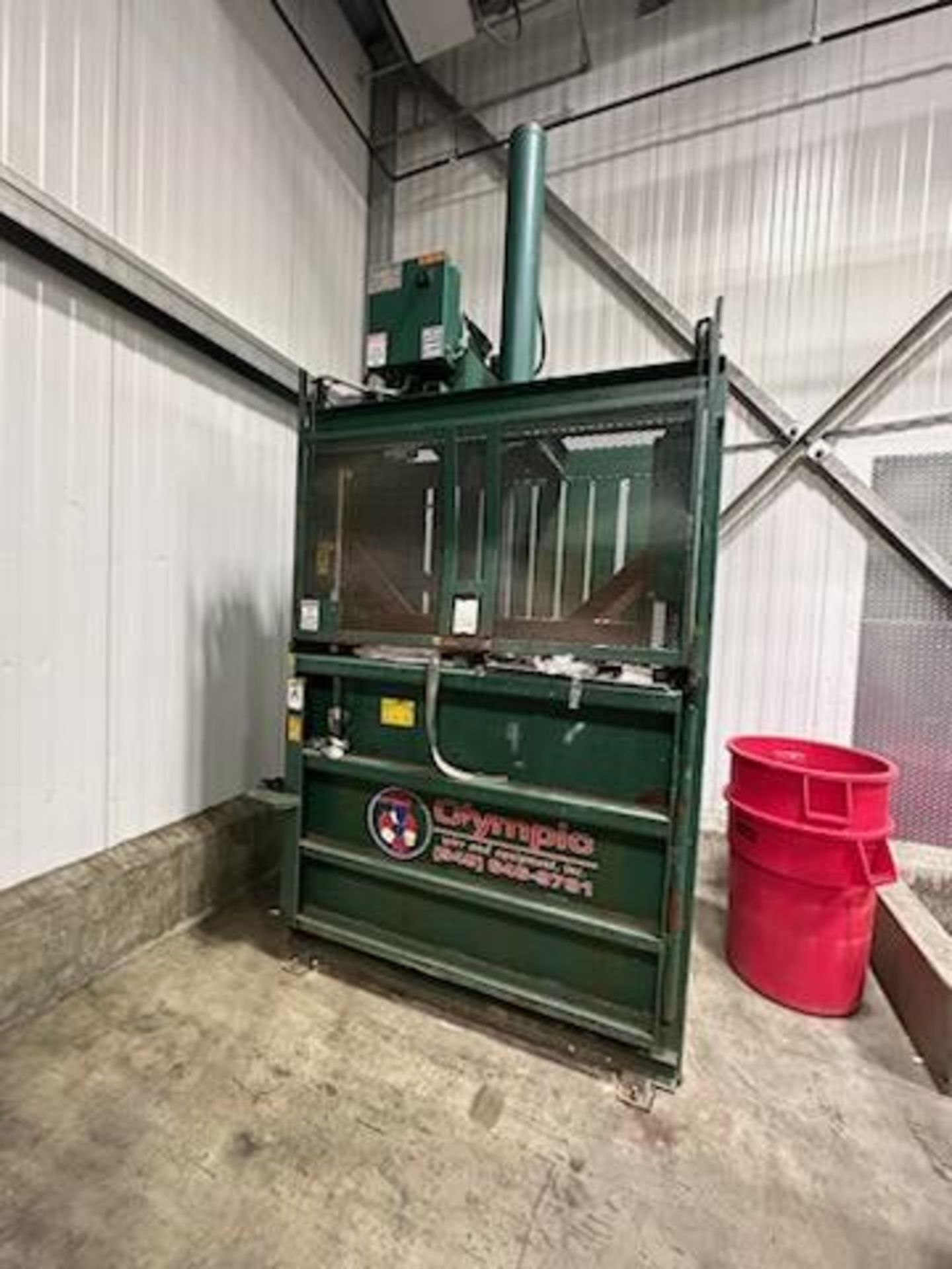 MCCLAIN EPCO E-11 VERTICAL BALER