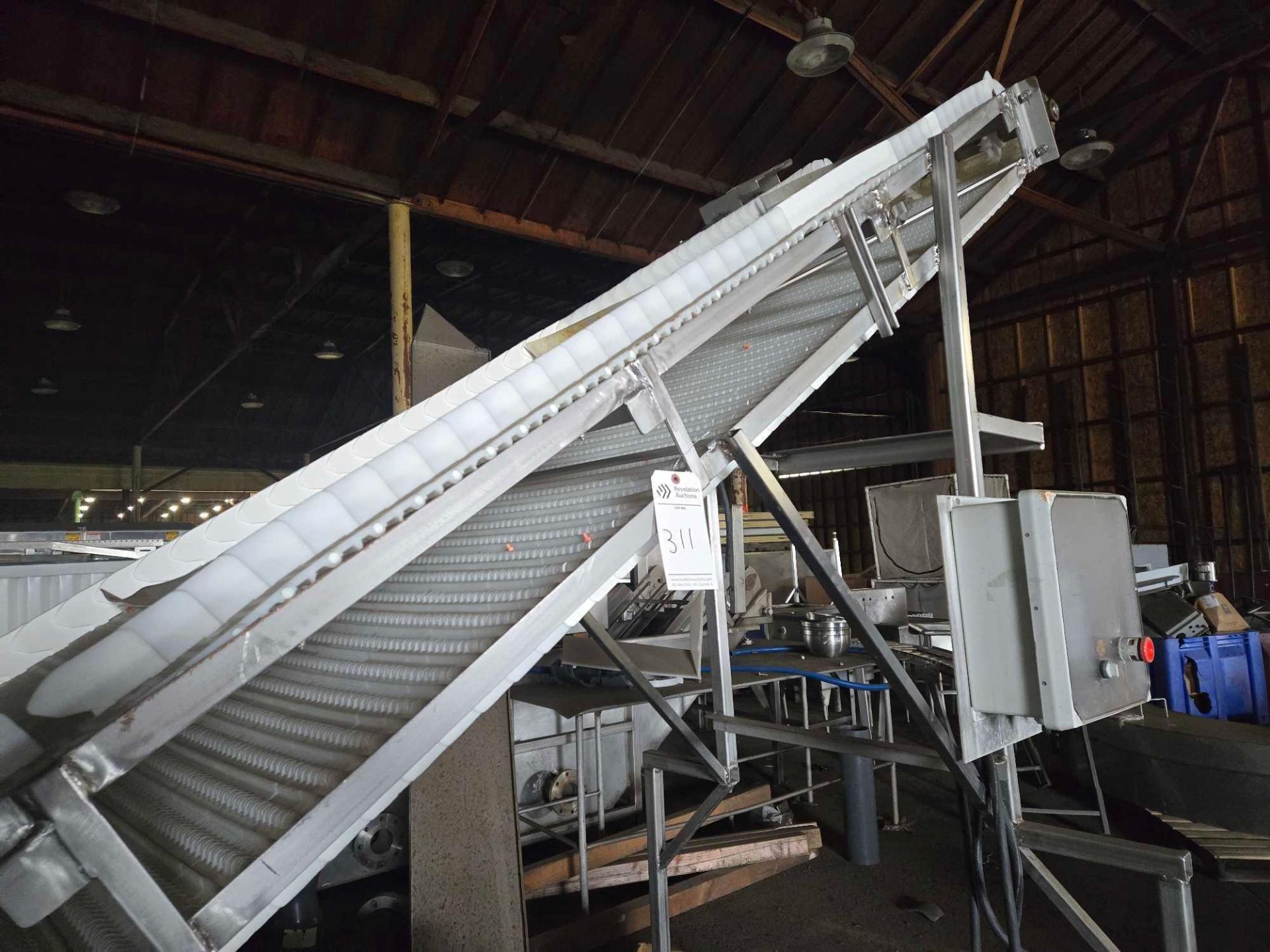 CLEATED INCLINE FOOD CONVEYOR - Image 2 of 7
