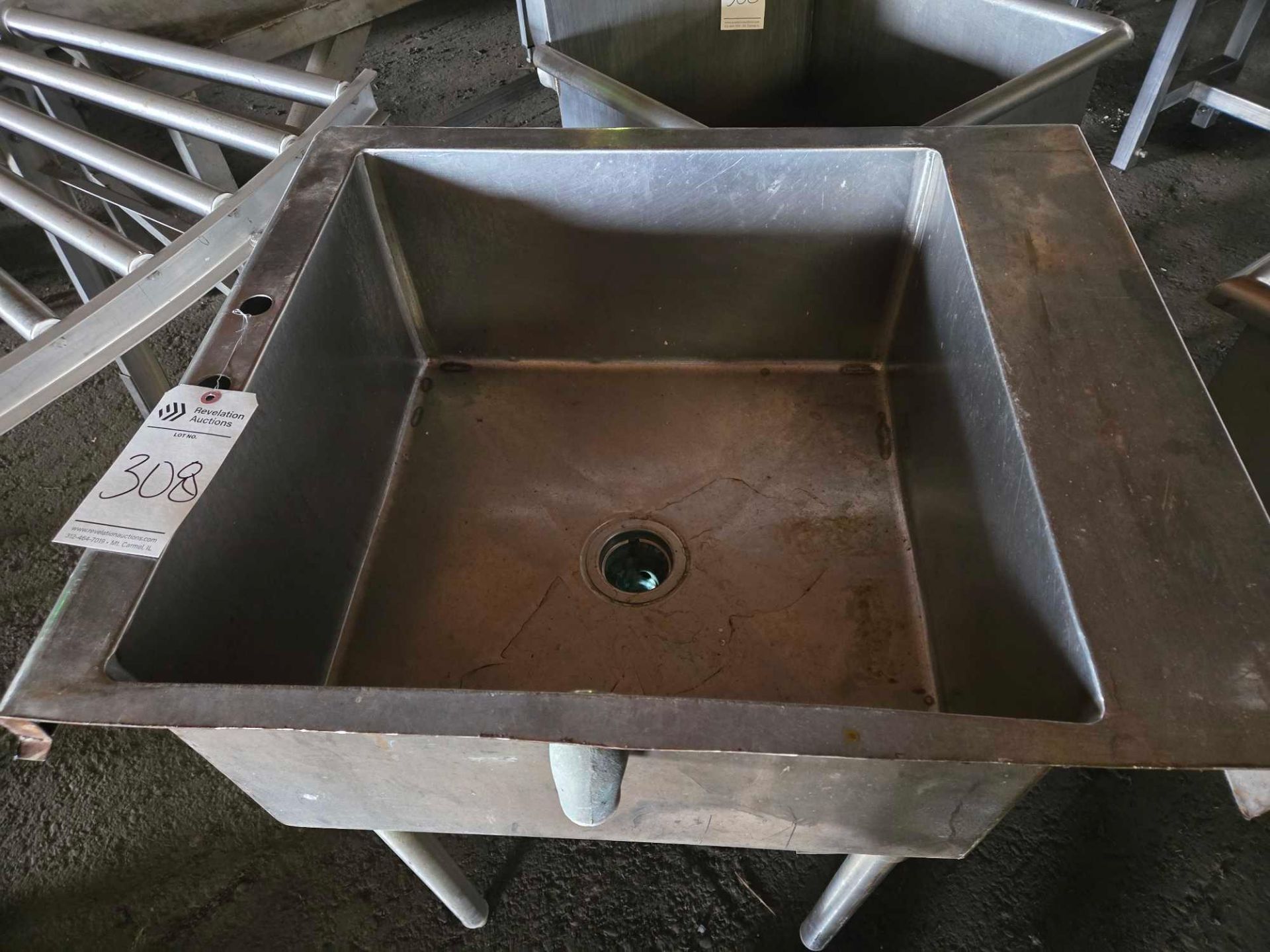 STAINLESS STEEL SINKS (X3)