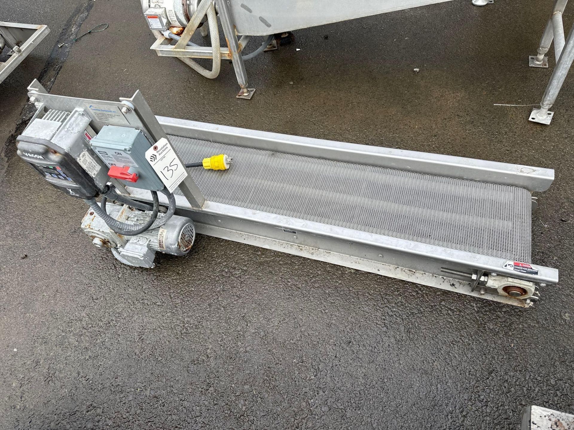 COASTLINE EQUIPMENT METAL CHAINED CONVEYOR