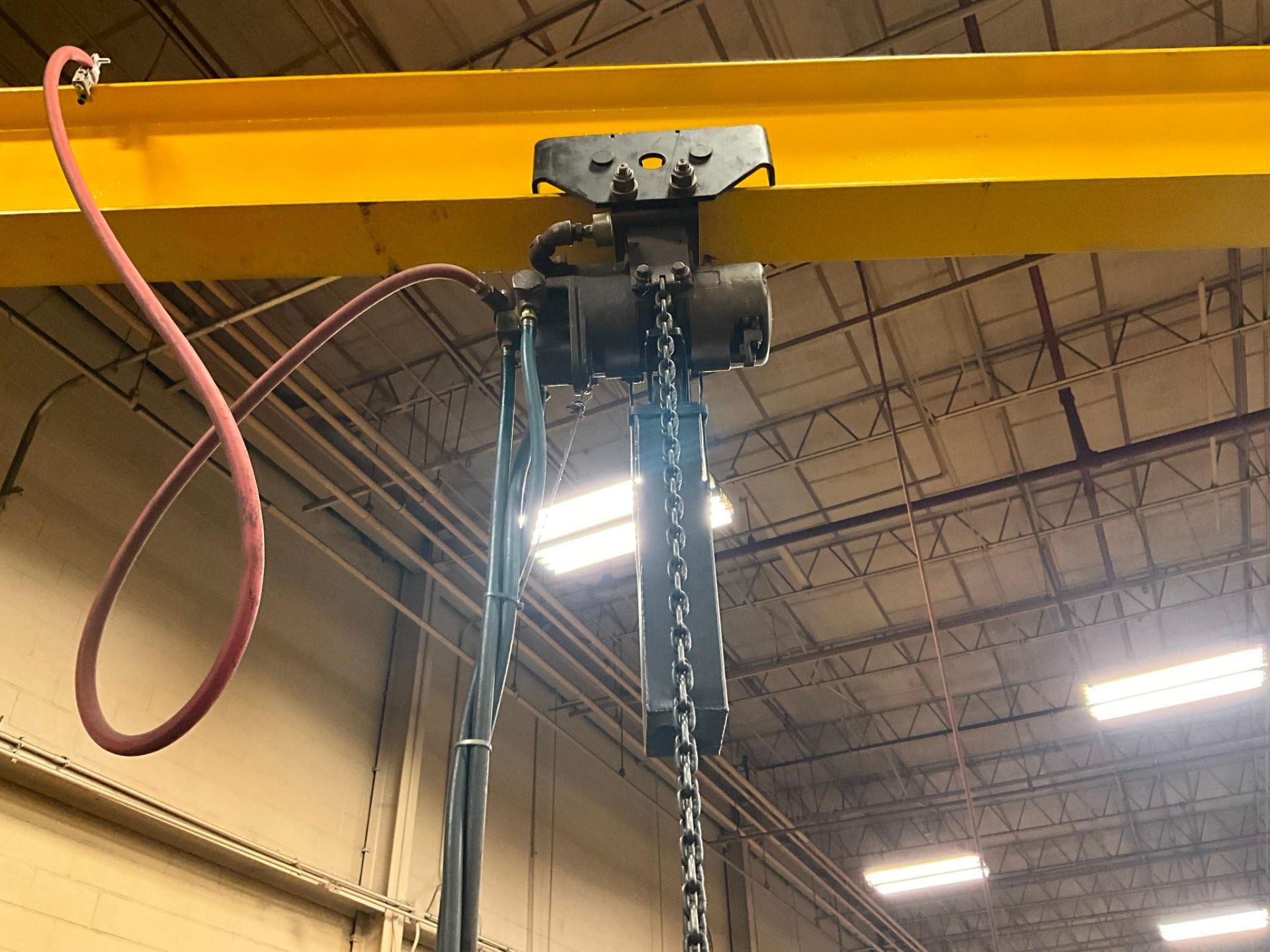 1 TON CAPACITY JIB CRANE WITH HOIST - Image 5 of 8