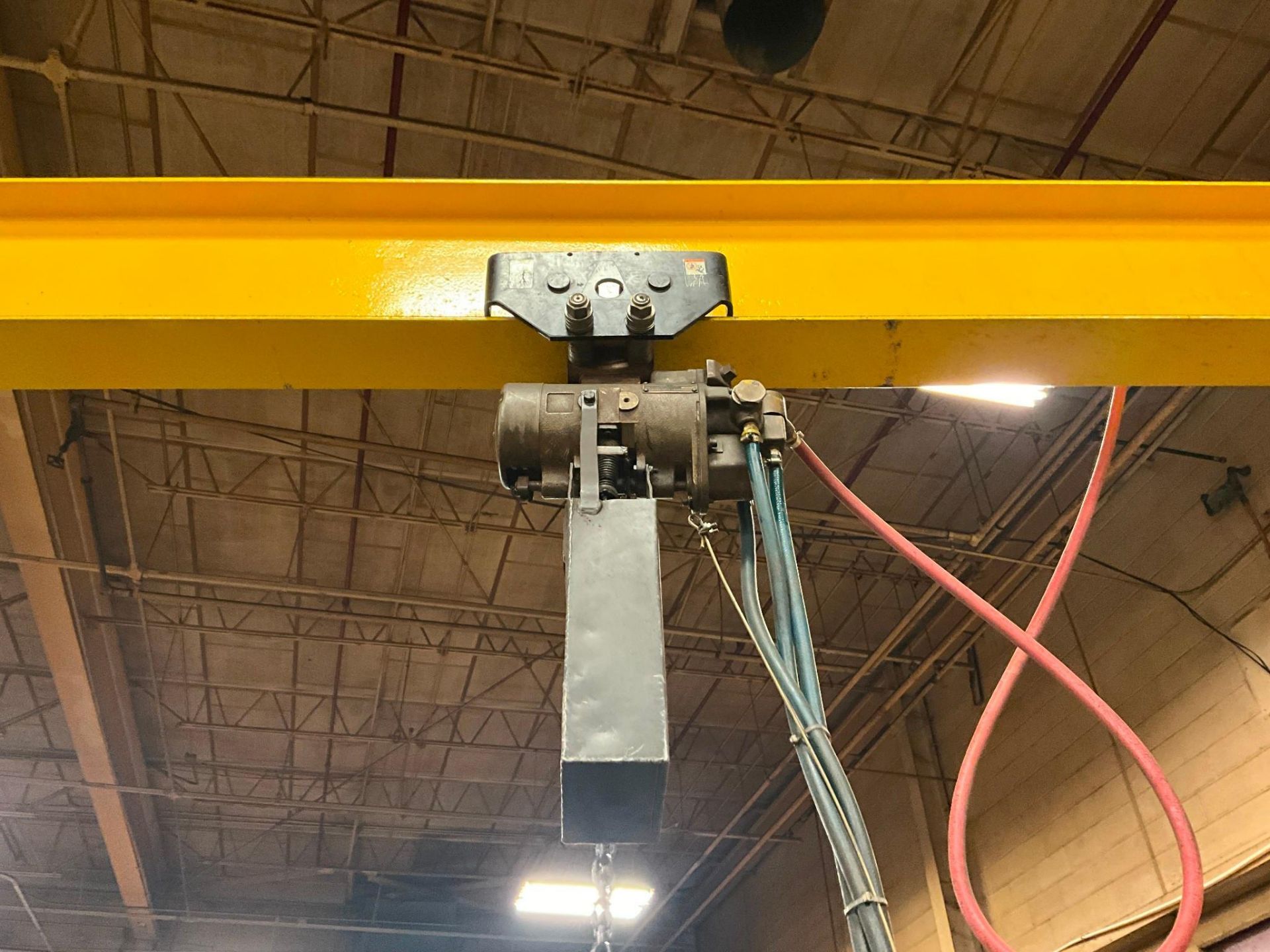 1 TON CAPACITY JIB CRANE WITH HOIST - Image 3 of 8