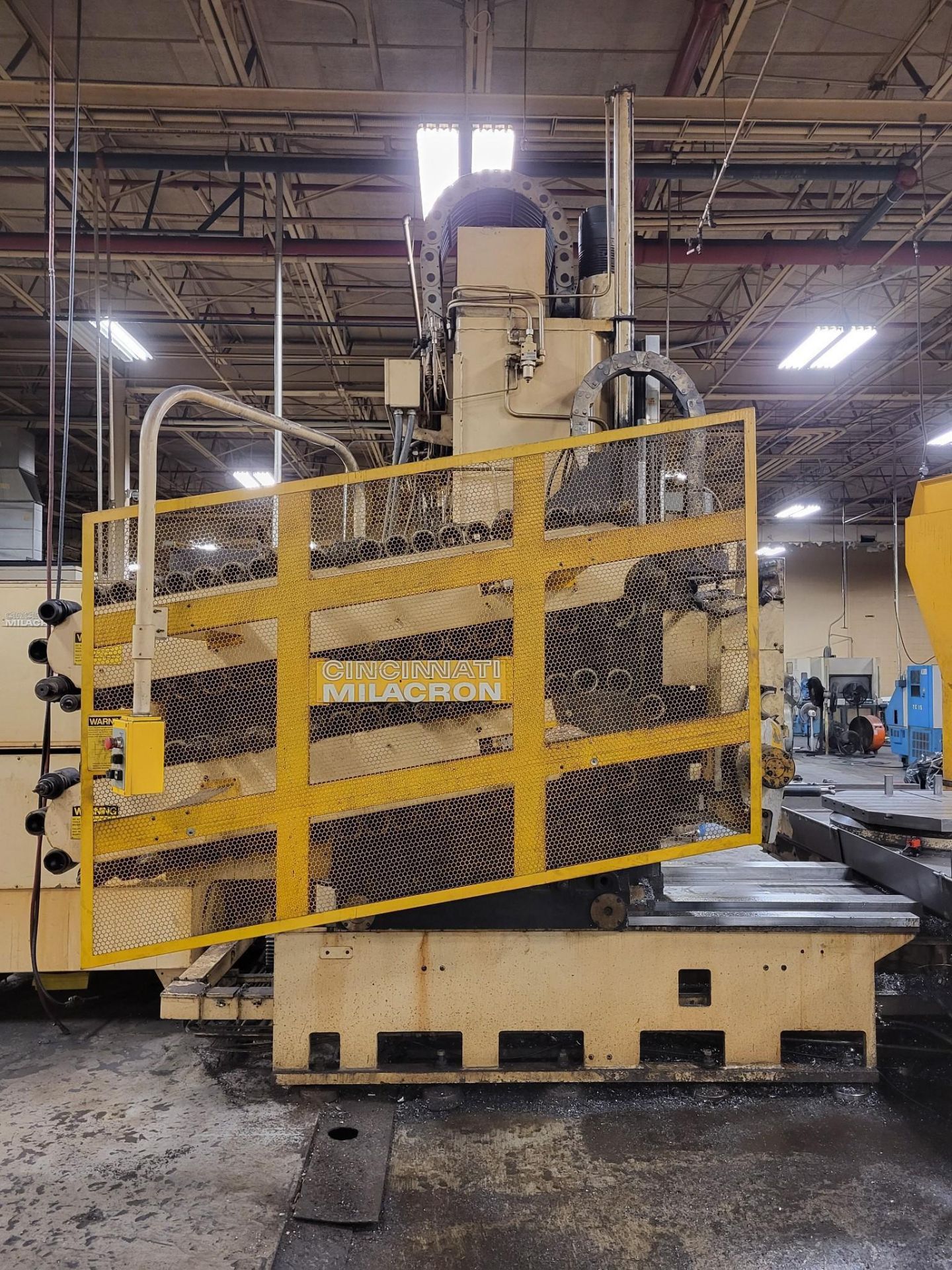 CINCINNATI MILACRON HORIZONTAL BORING MILL WITH UPGRADED FANUC CONTROL - Image 9 of 29