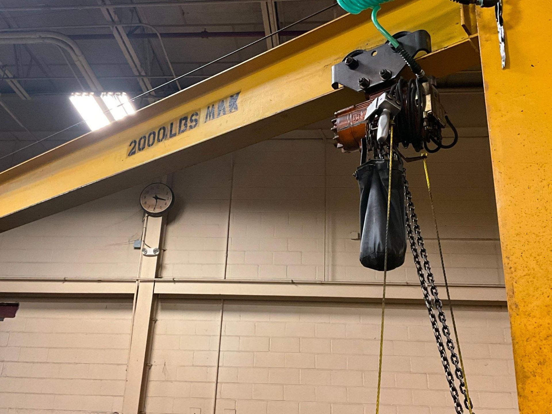 ABELL-HOWE 1 TON BASE MOUNTED JIB CRANE - Image 3 of 6