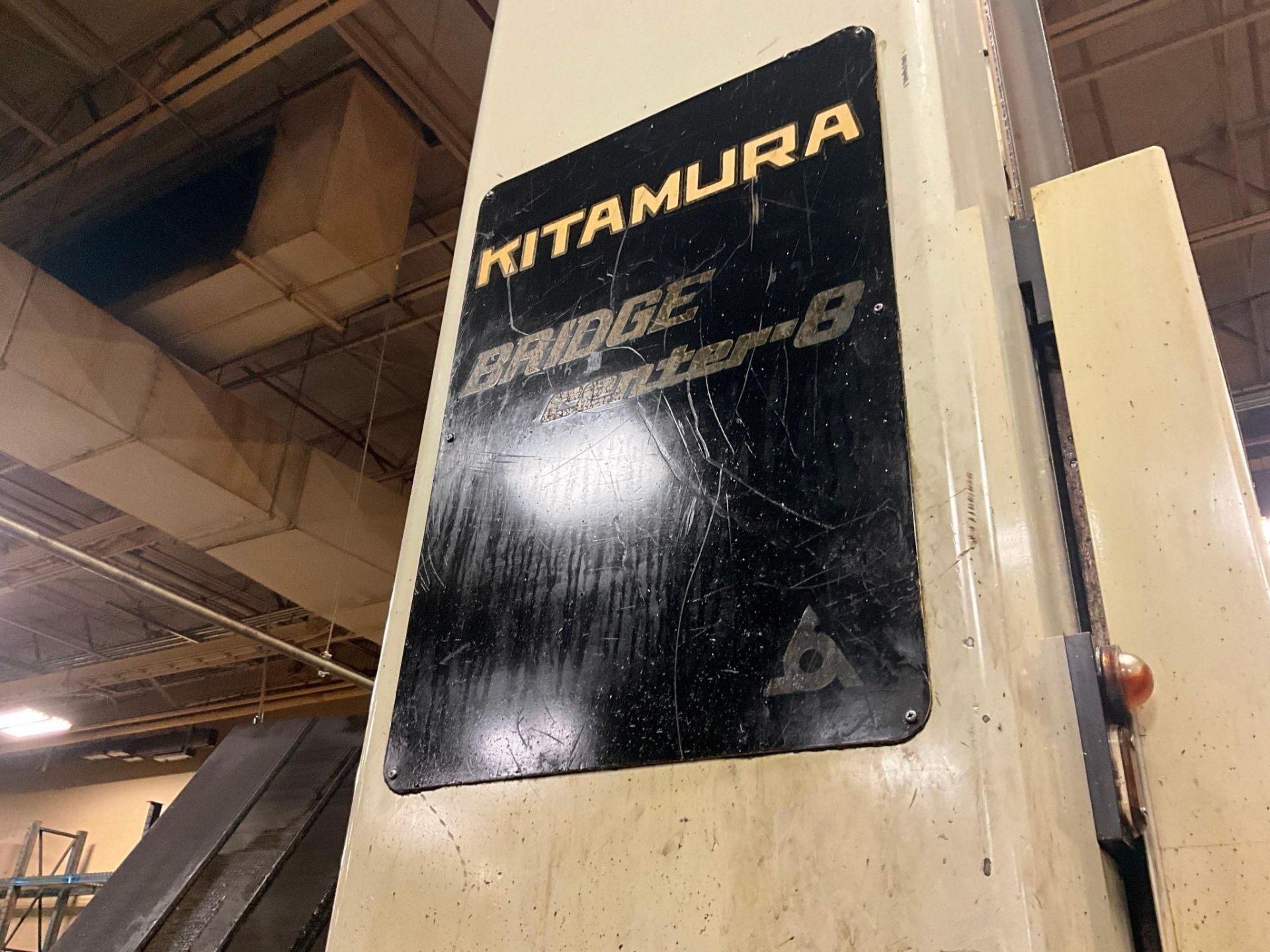 KITAMURA BRIDGE CENTER 8 VERTICAL MACHINING CENTER - Image 18 of 24